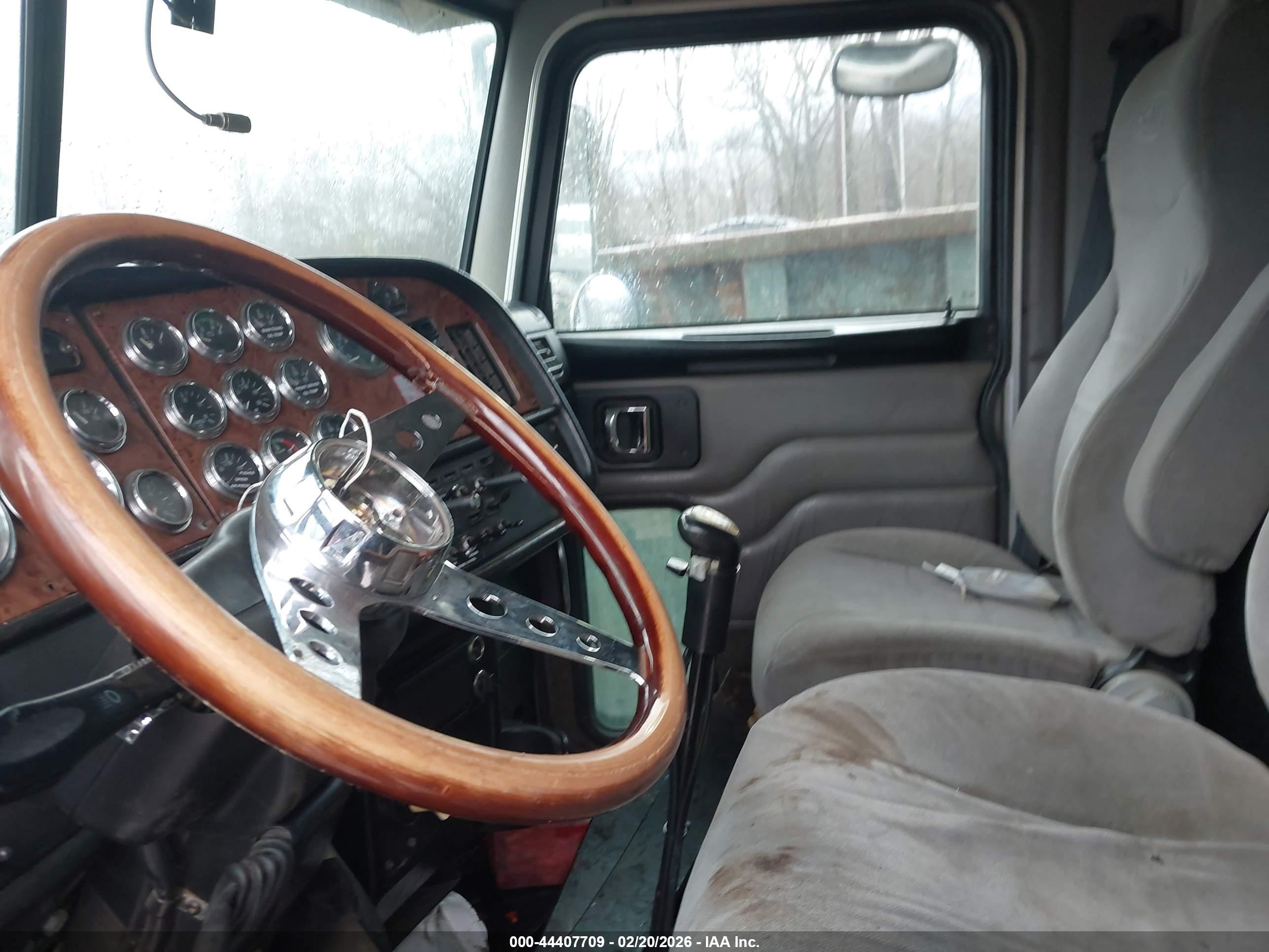 PETERBILT 357 image 8