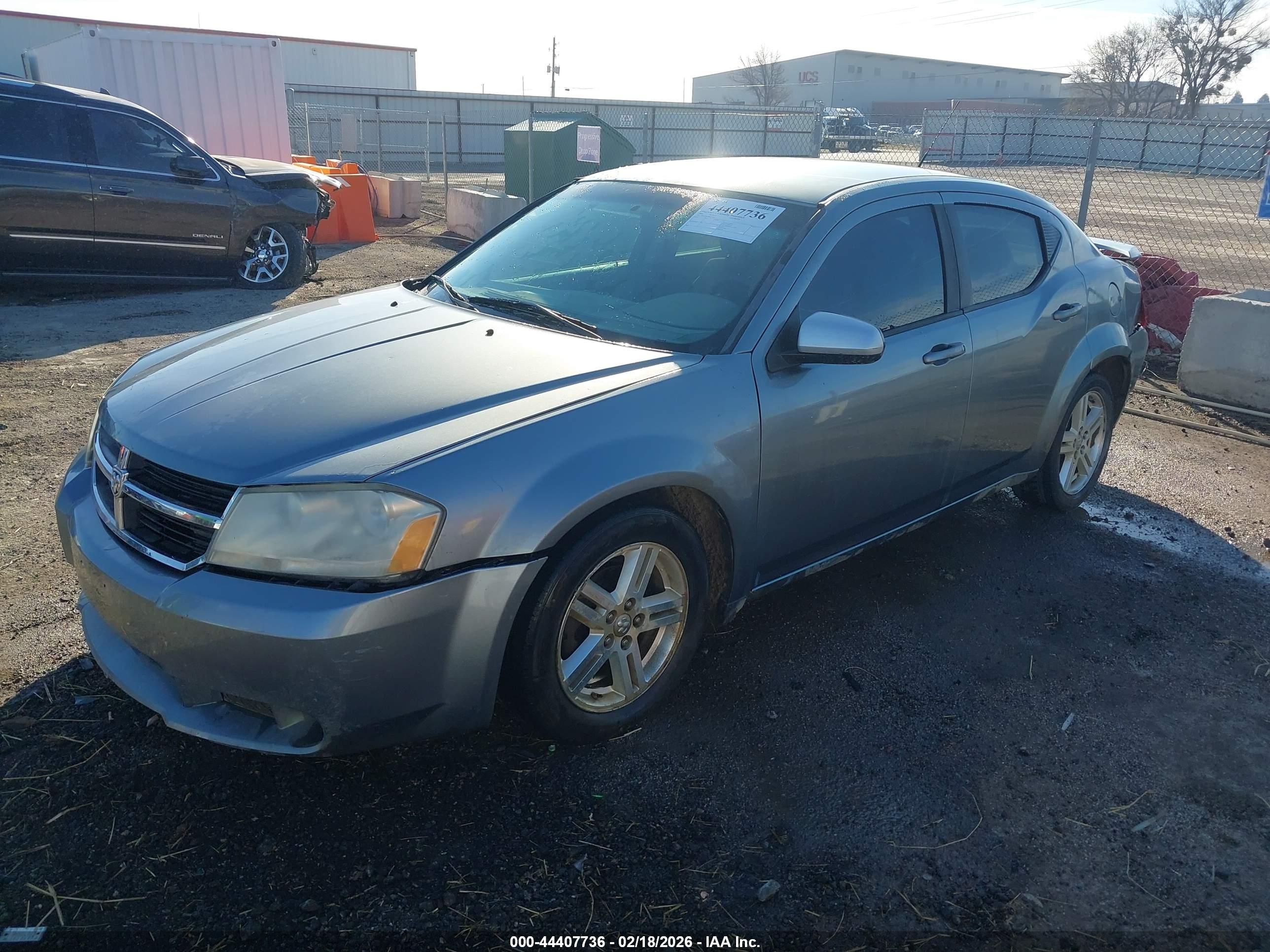 DODGE AVENGER image 2
