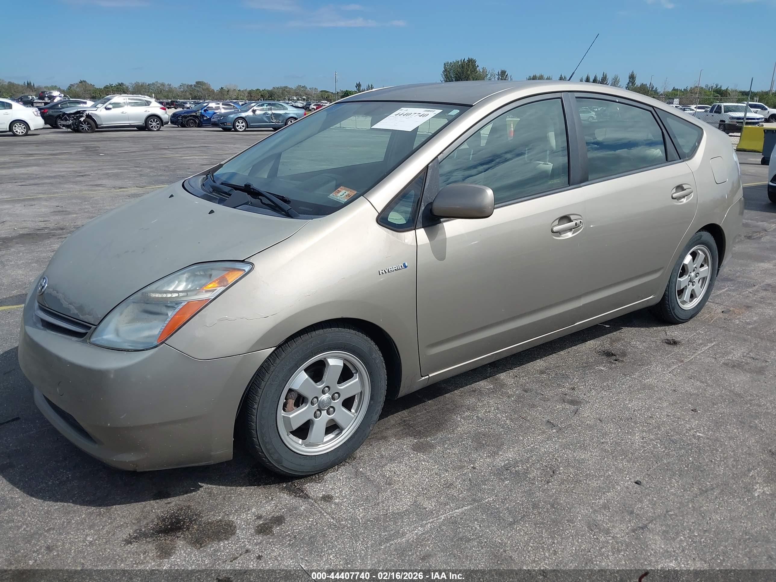 TOYOTA PRIUS image 2