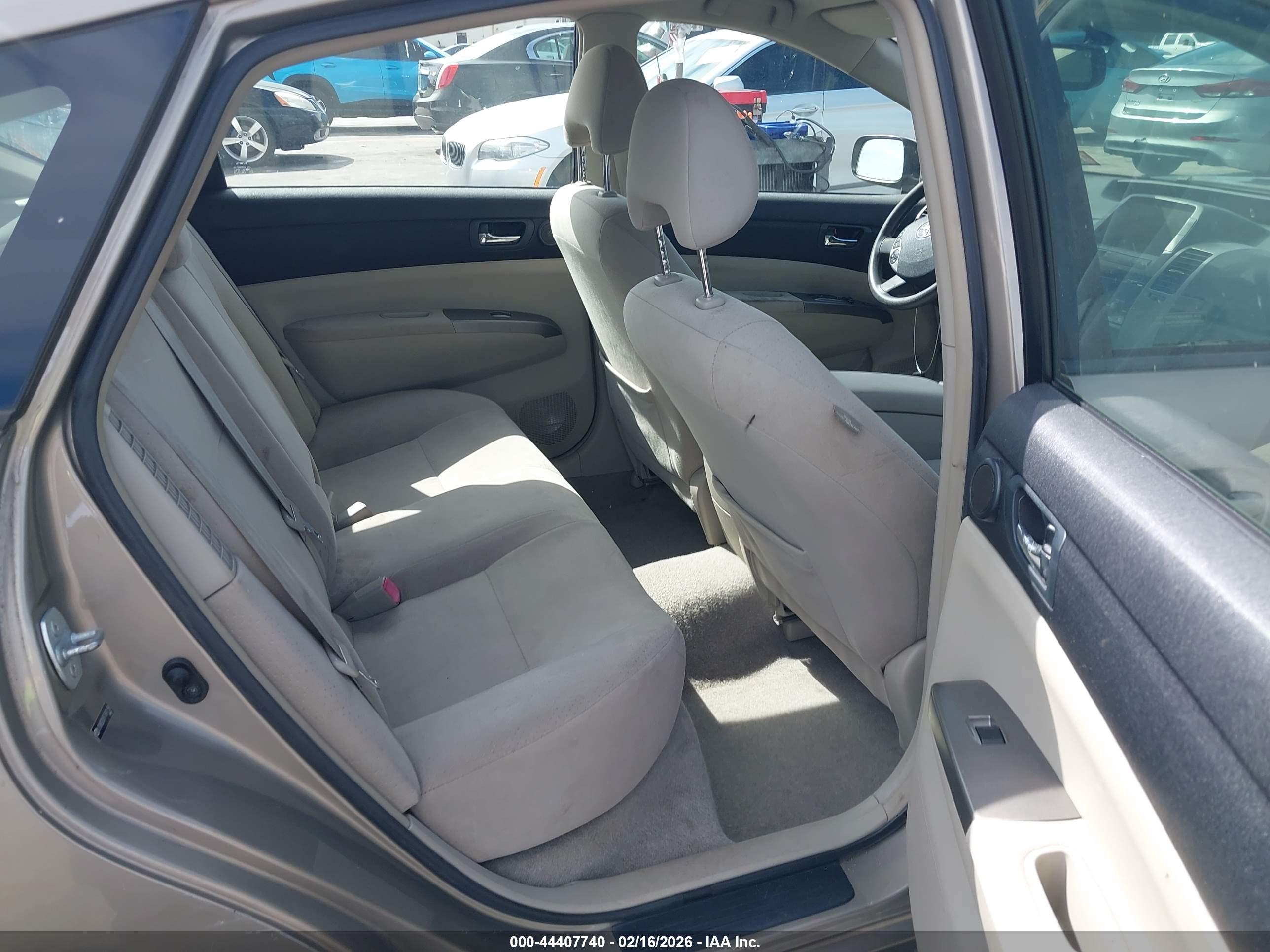 TOYOTA PRIUS image 8
