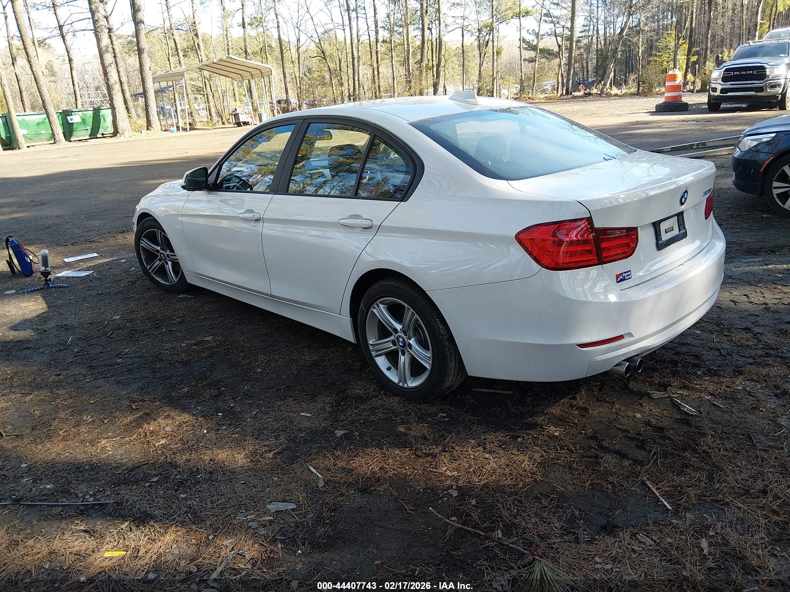 BMW 328I image 3
