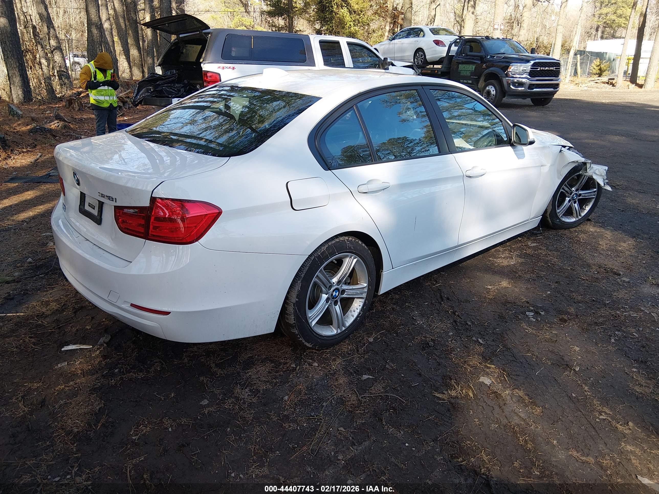 BMW 328I image 4