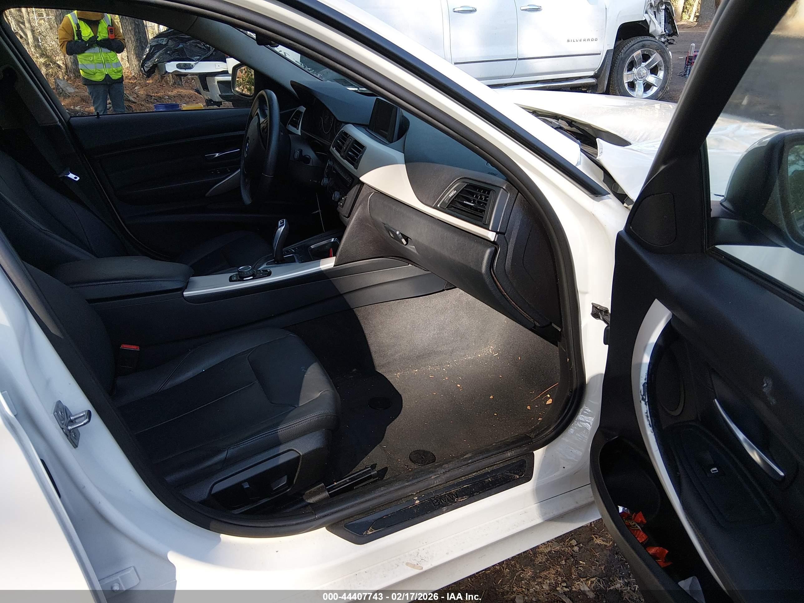 BMW 328I image 5
