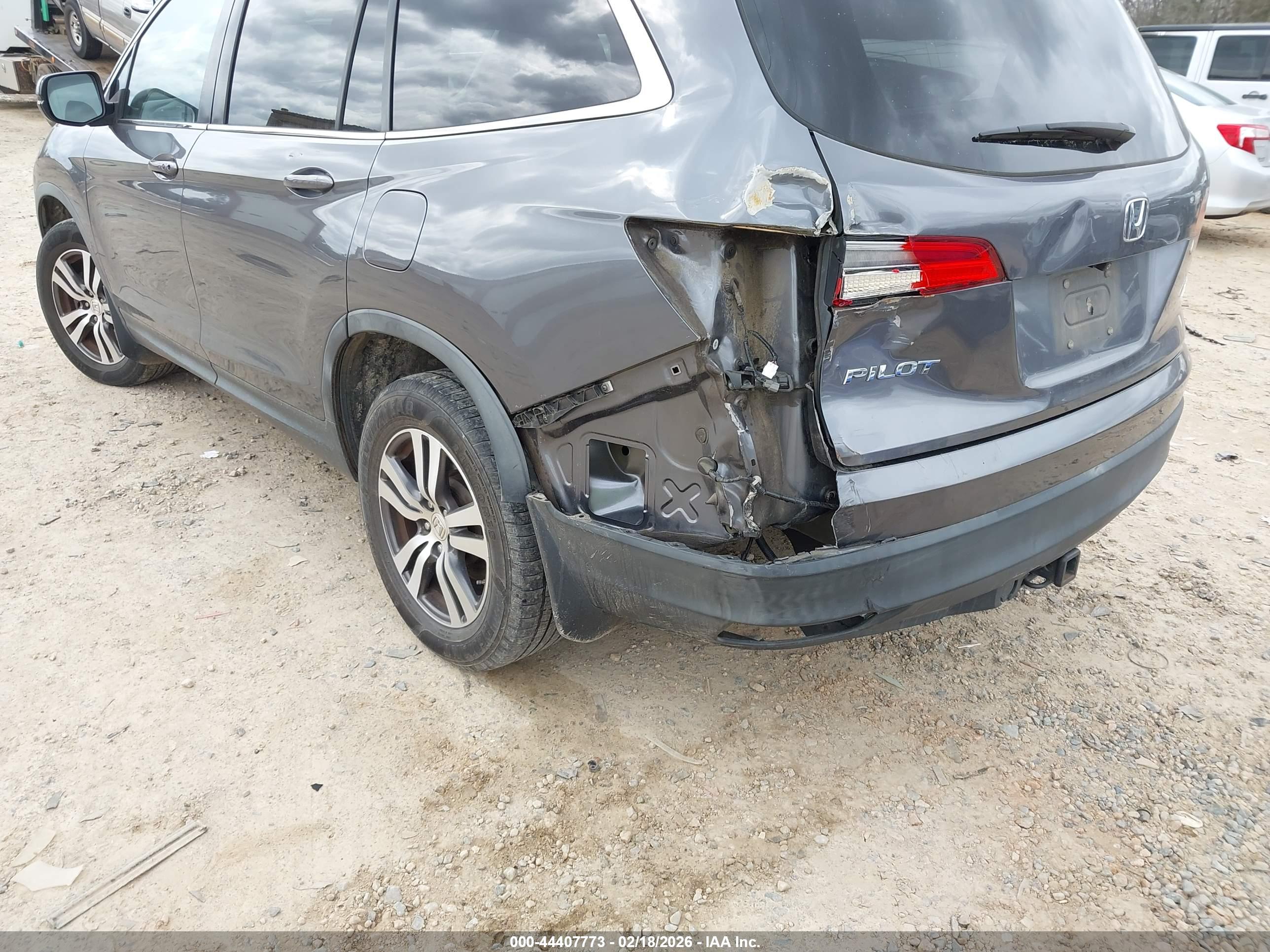 HONDA PILOT image 6