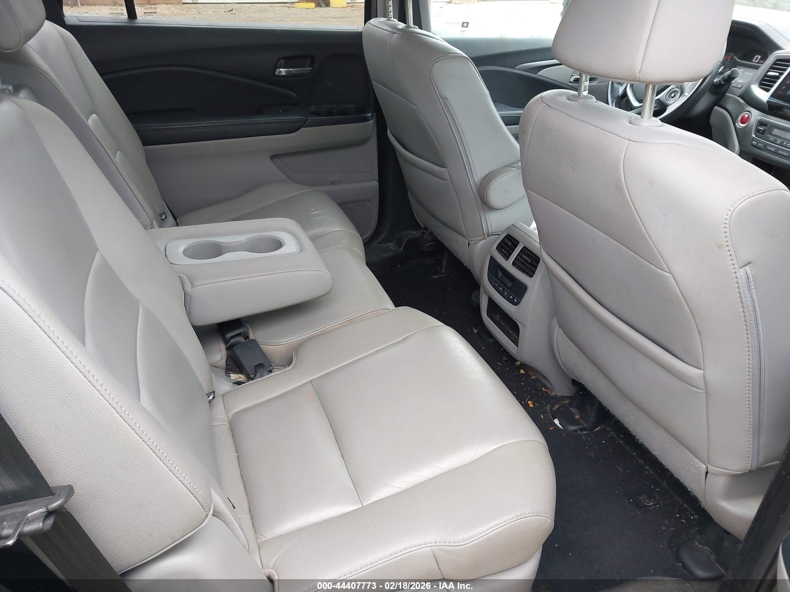 HONDA PILOT image 8