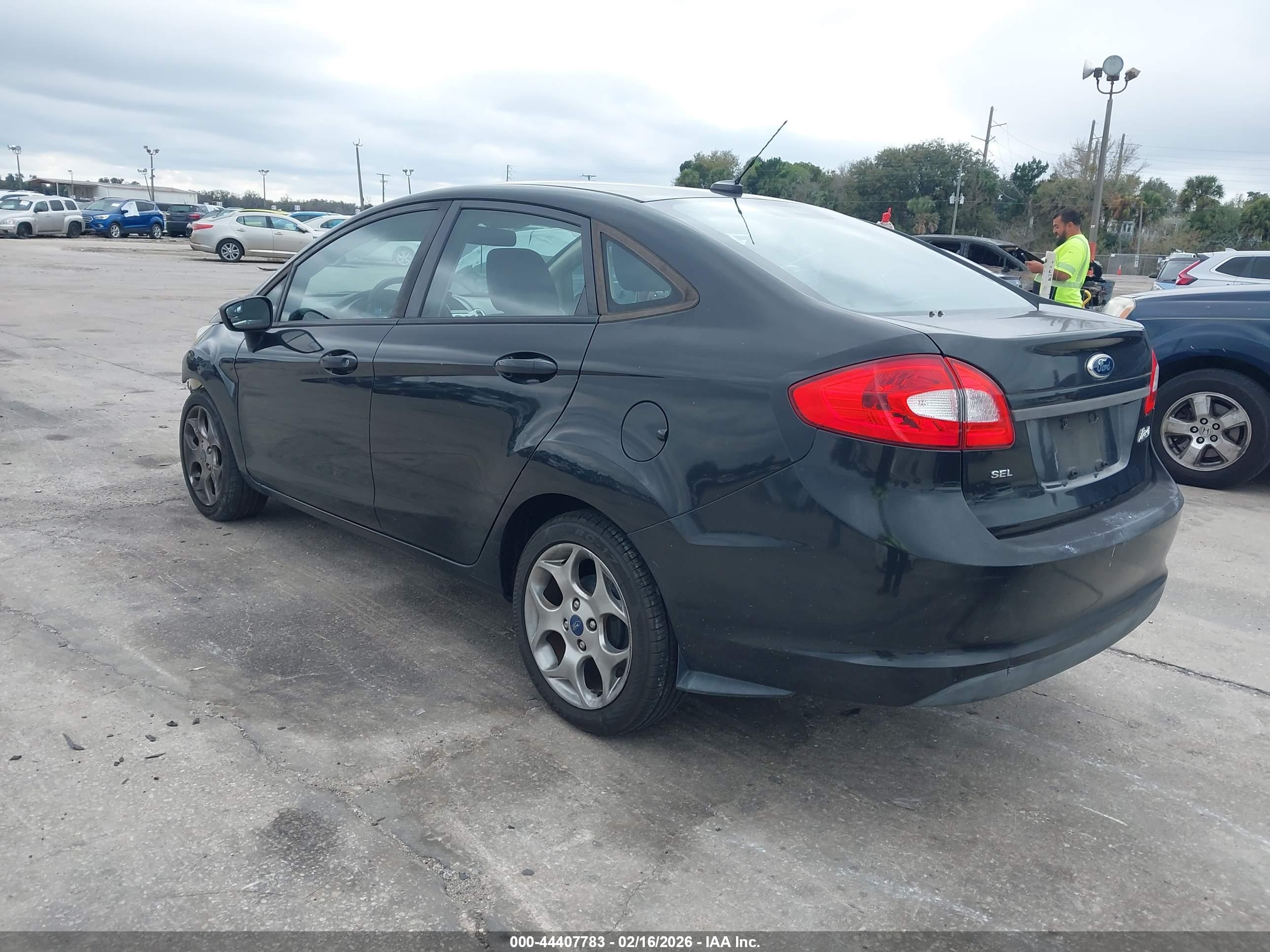 FORD FIESTA image 3