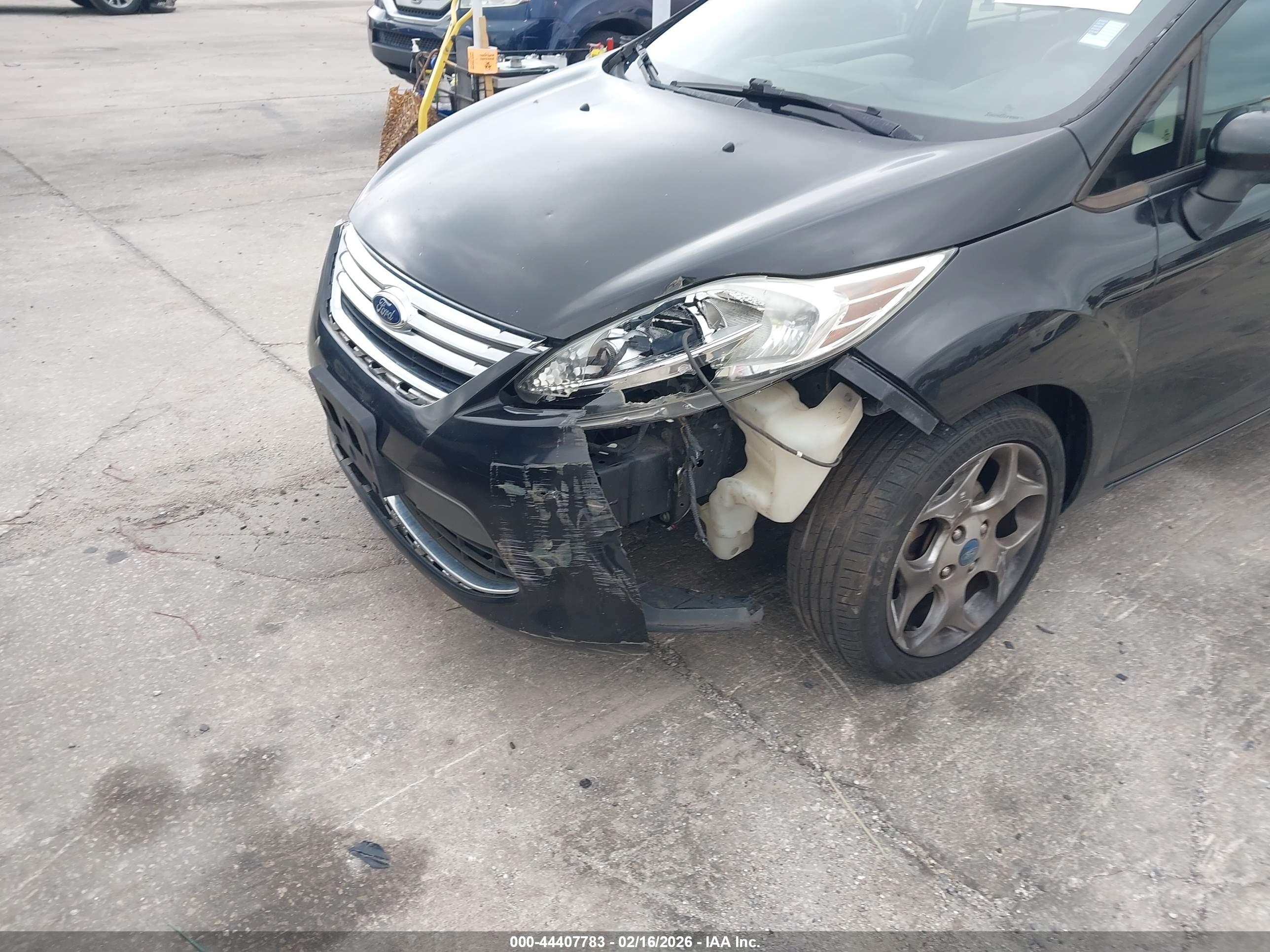 FORD FIESTA image 6