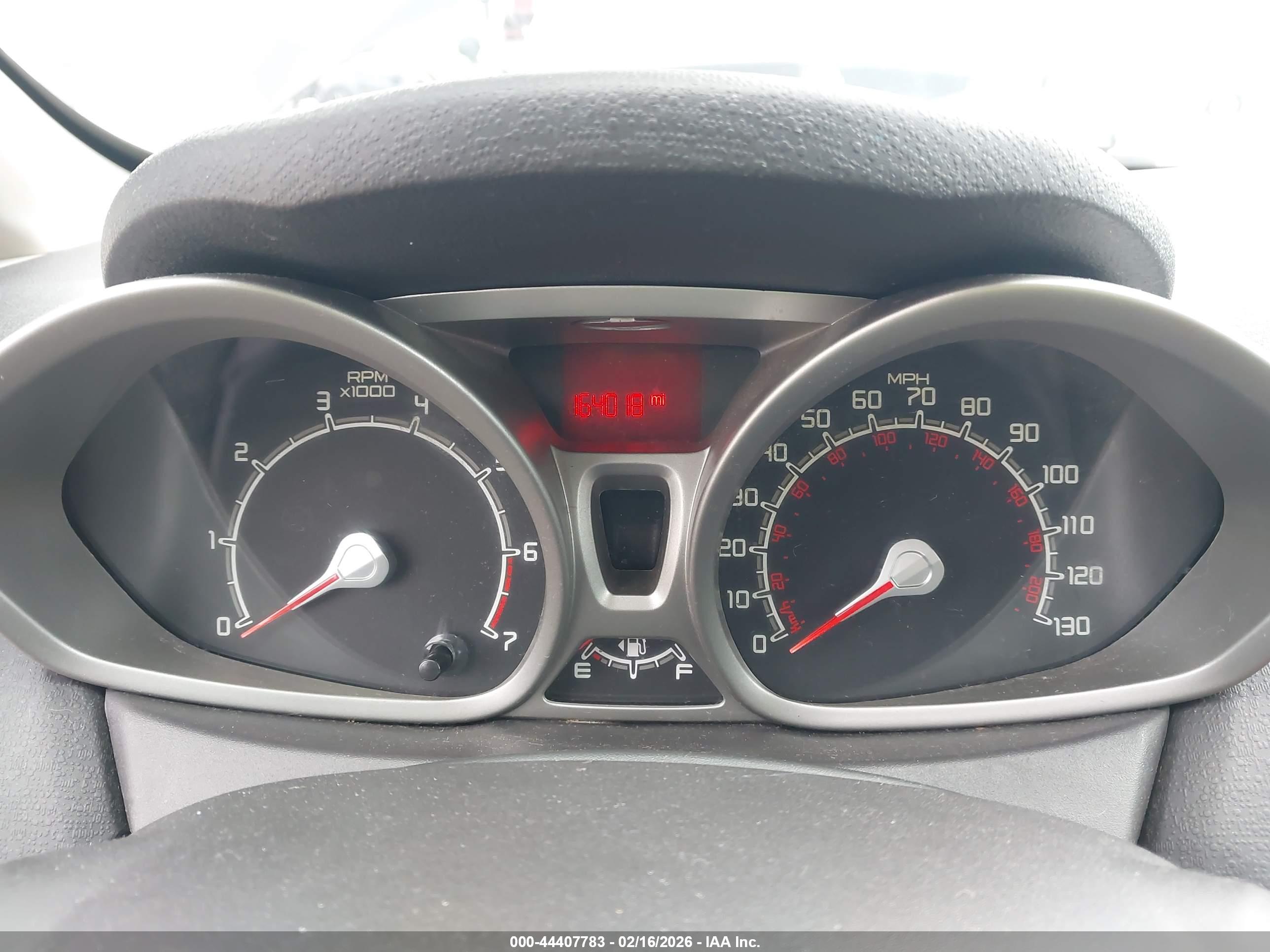 FORD FIESTA image 7