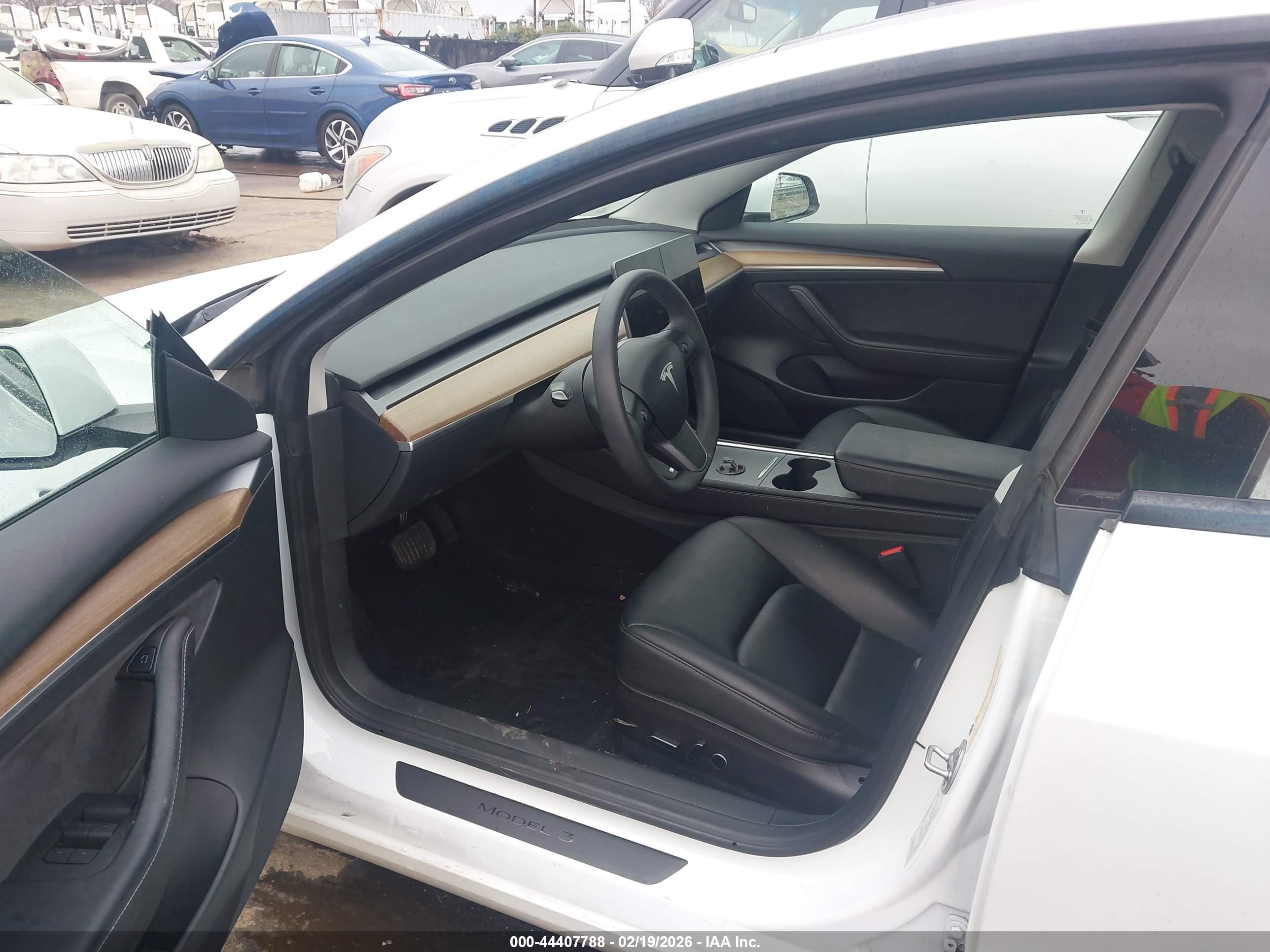 TESLA MODEL image 5