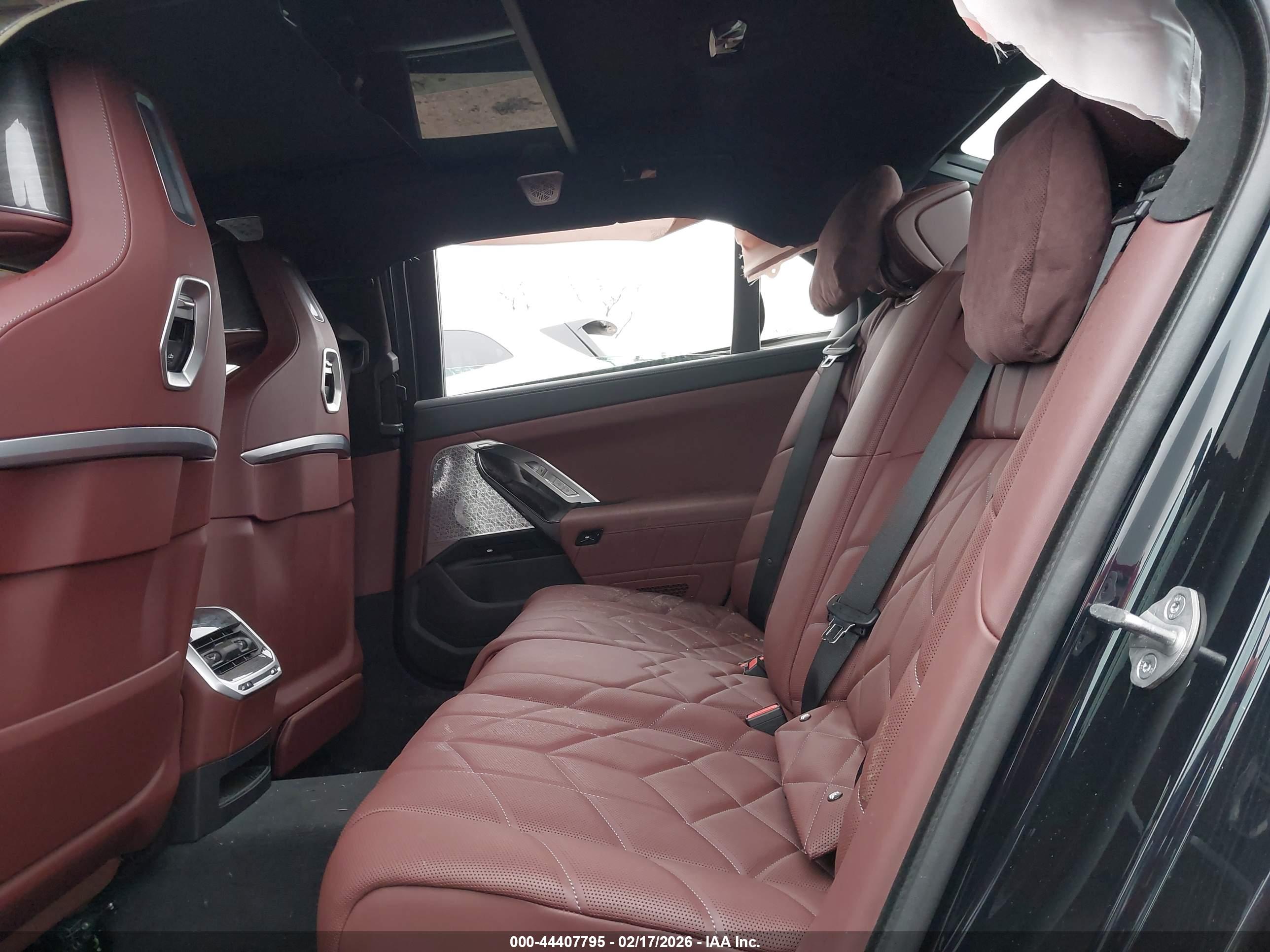 BMW 760I image 8
