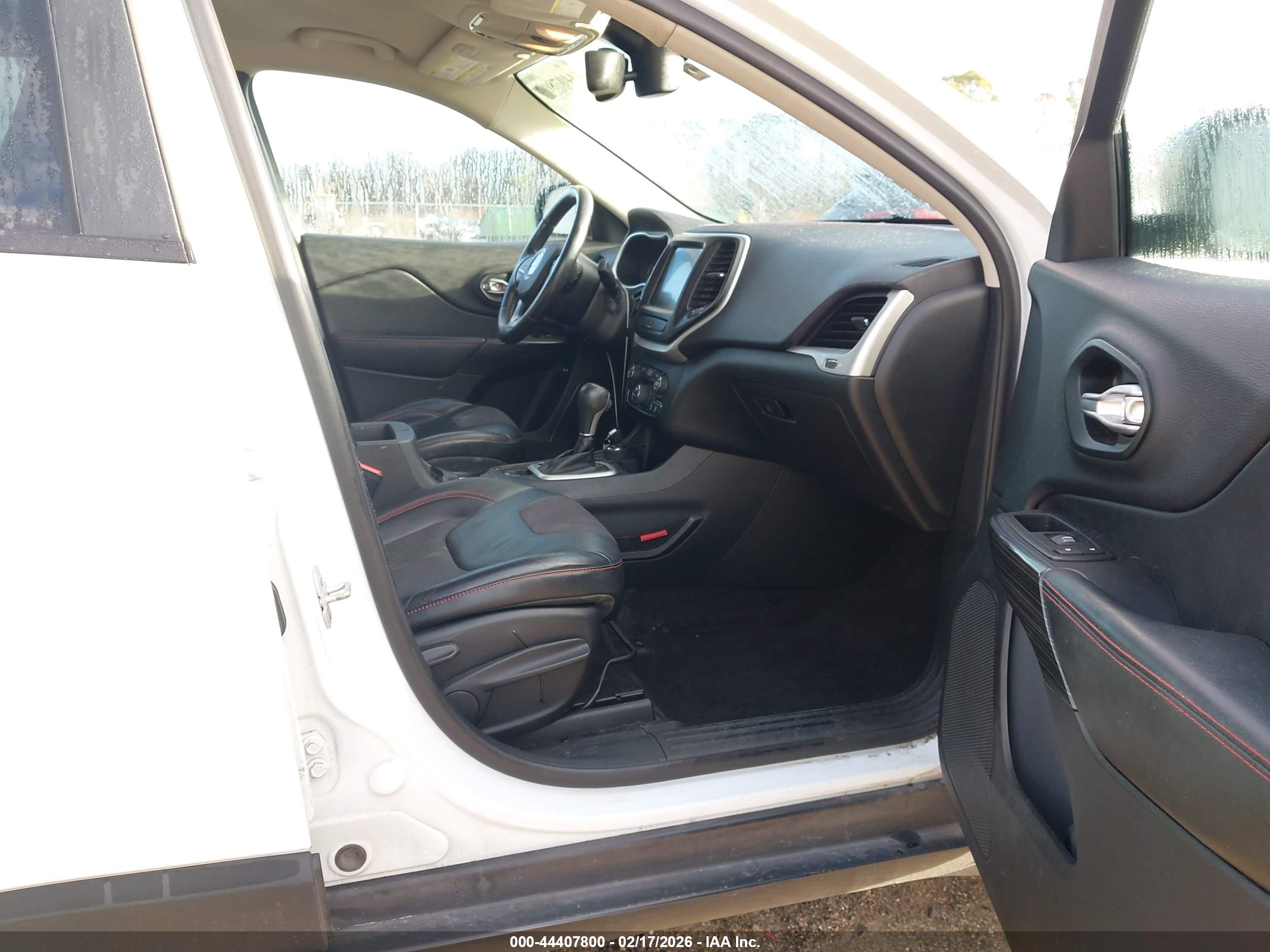 JEEP CHEROKEE image 5