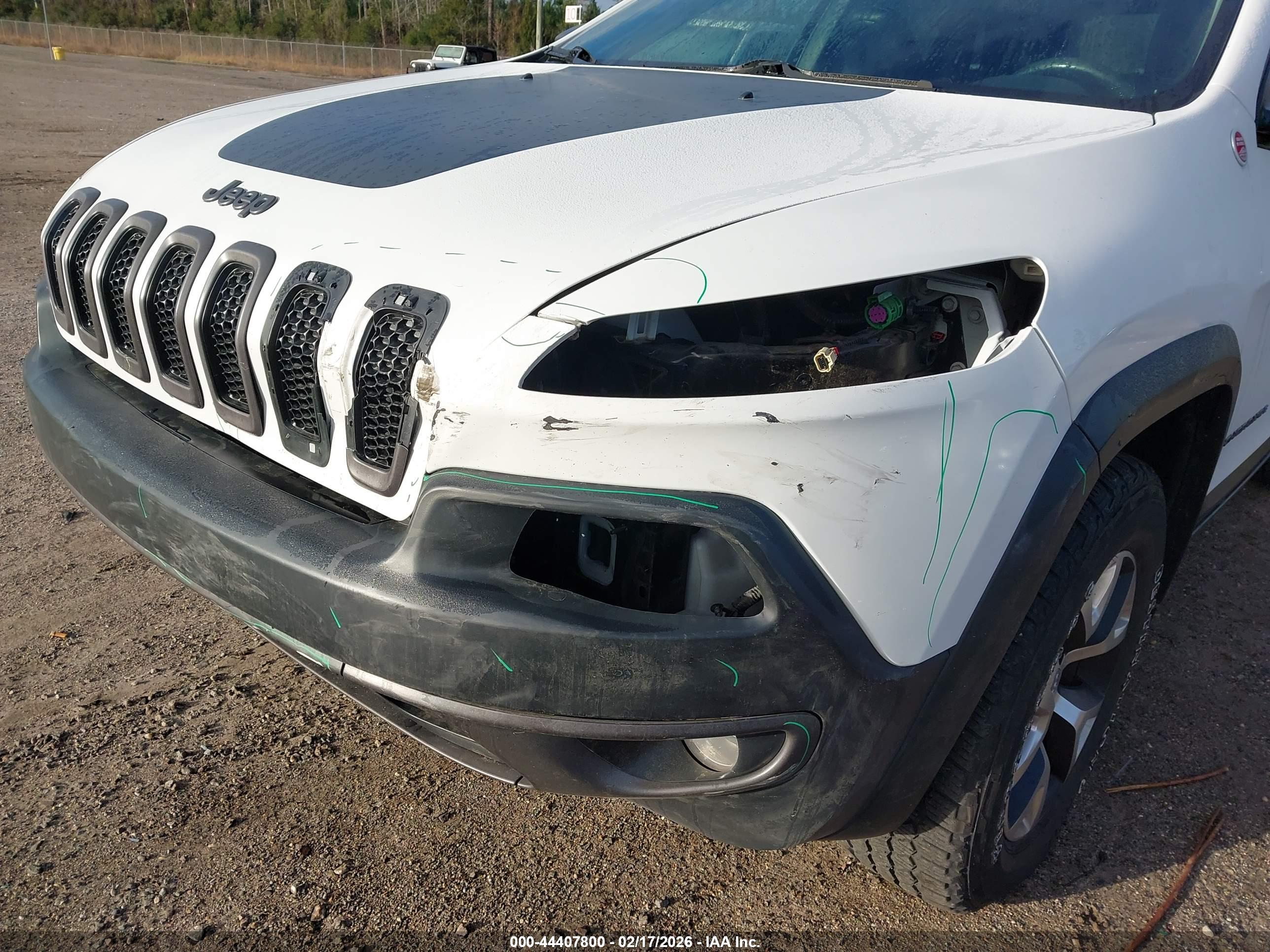 JEEP CHEROKEE image 6
