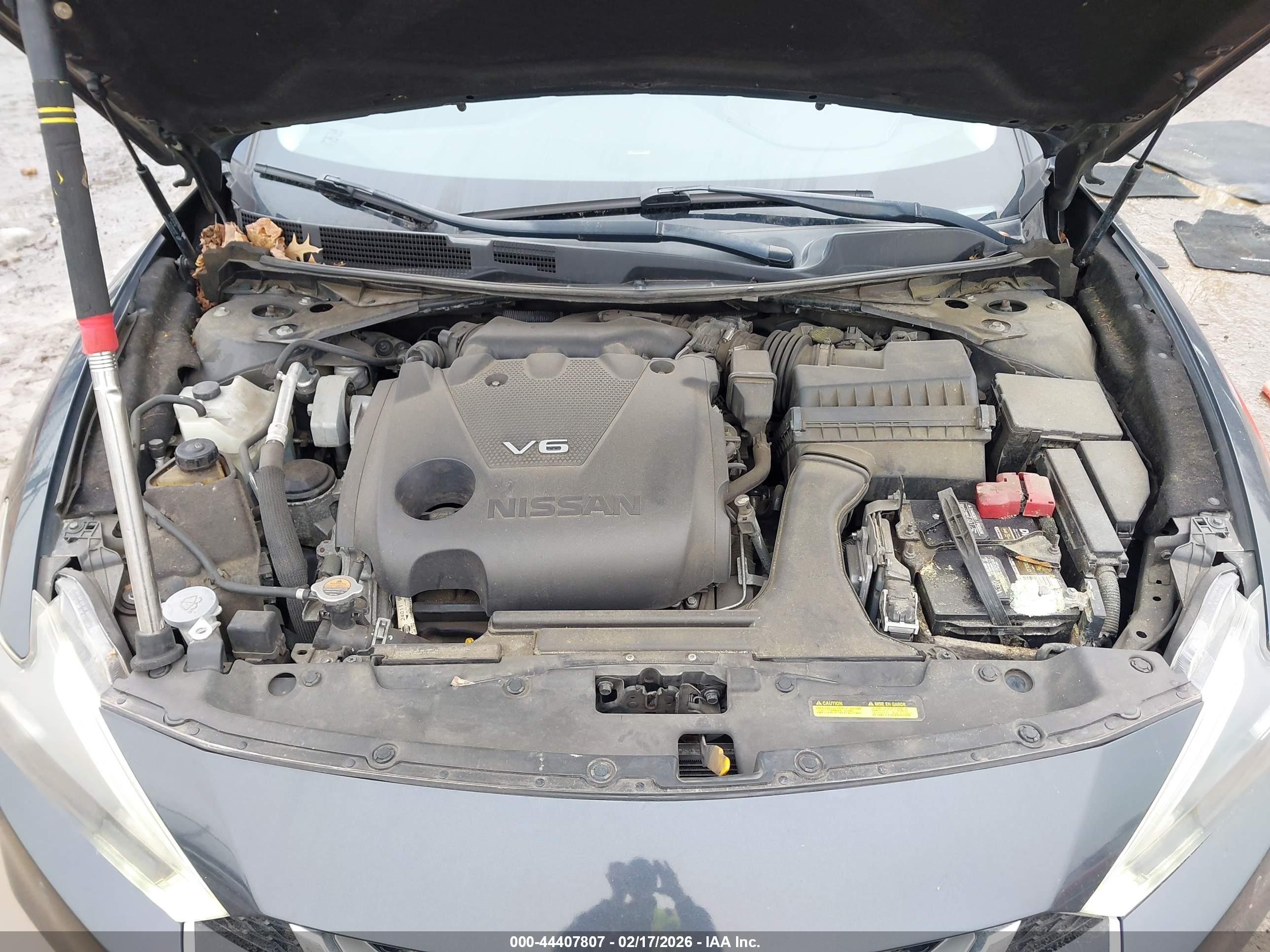 NISSAN MAXIMA image 10