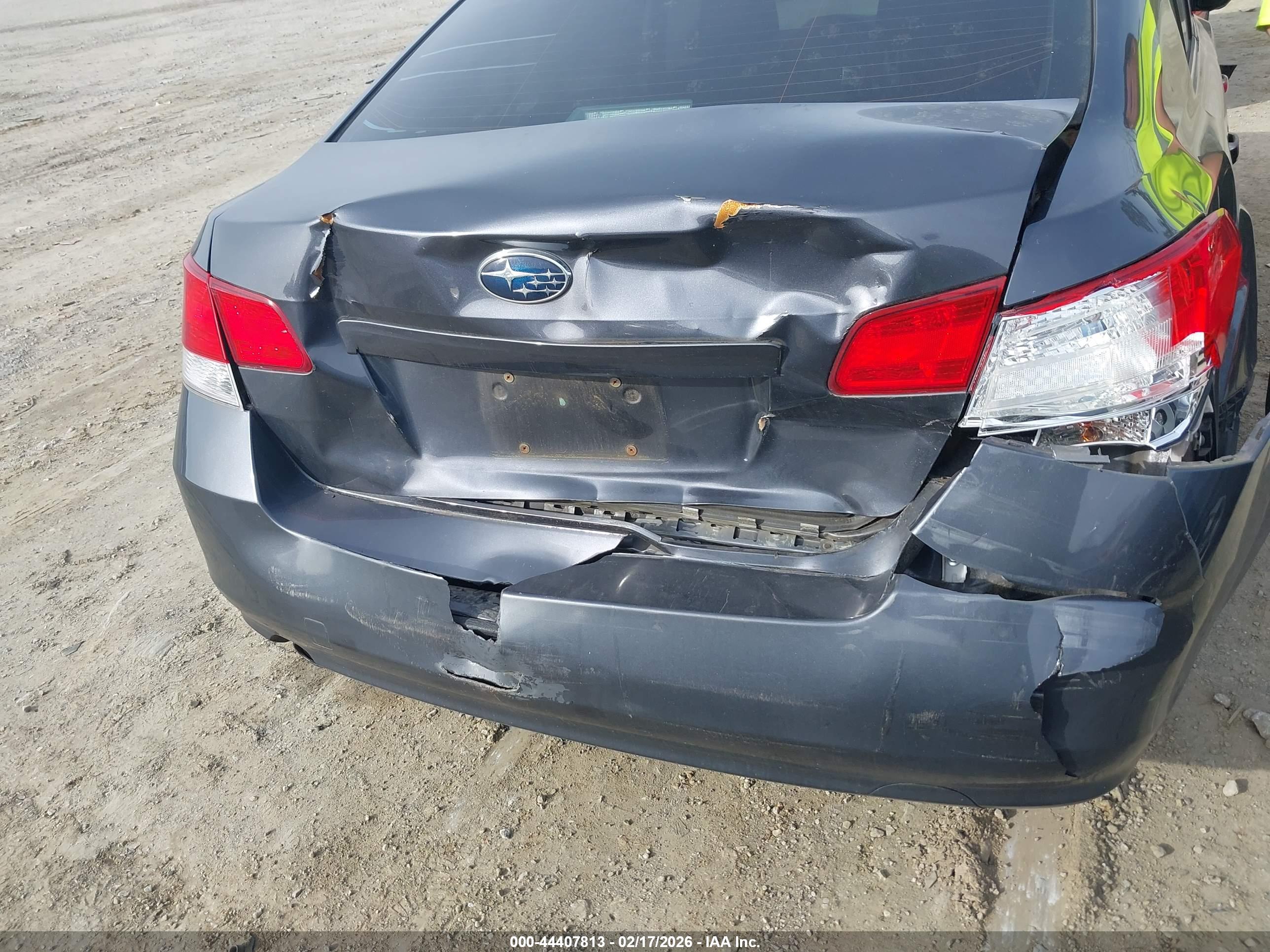SUBARU LEGACY image 6