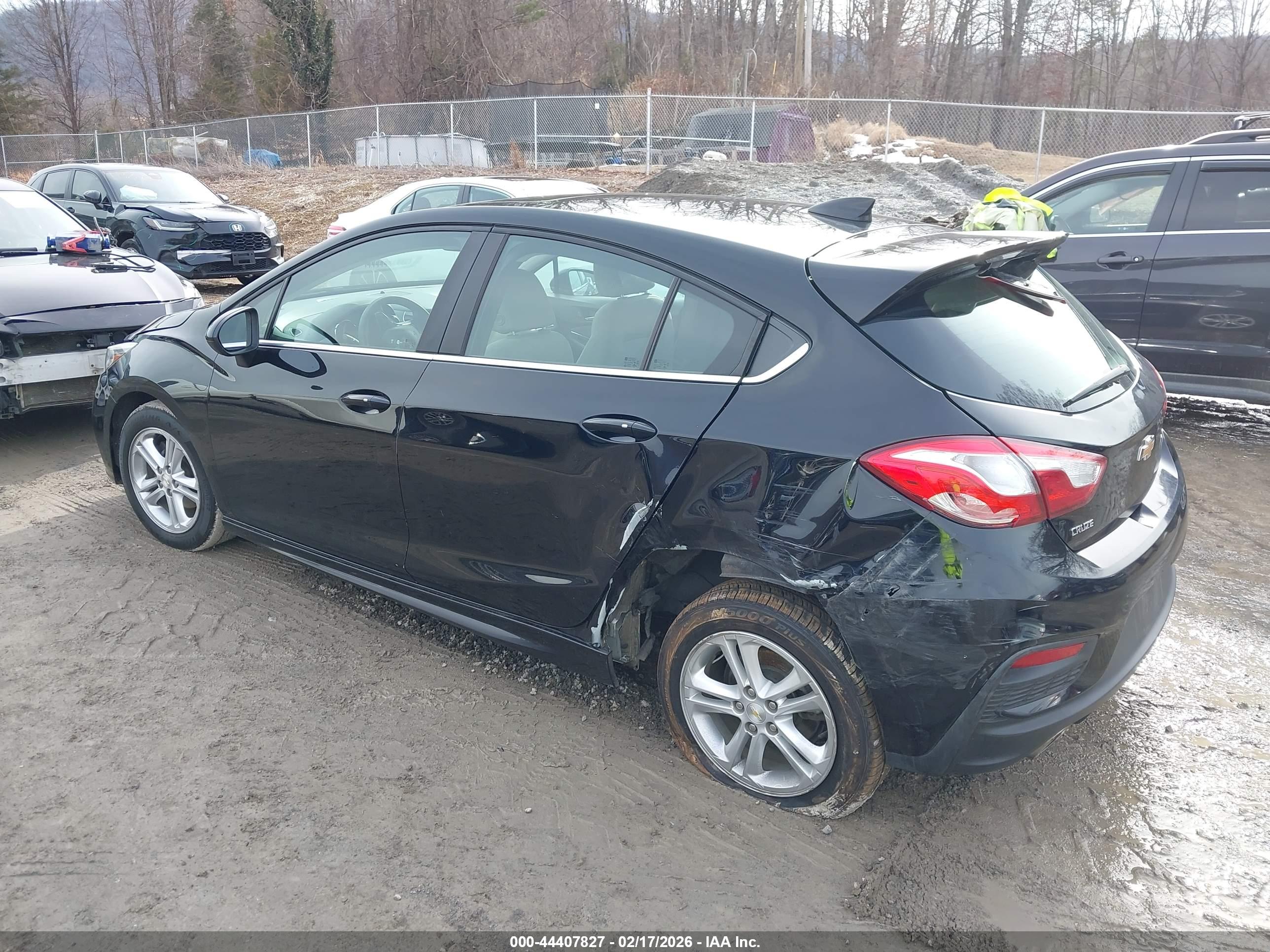 CHEVROLET CRUZE image 3