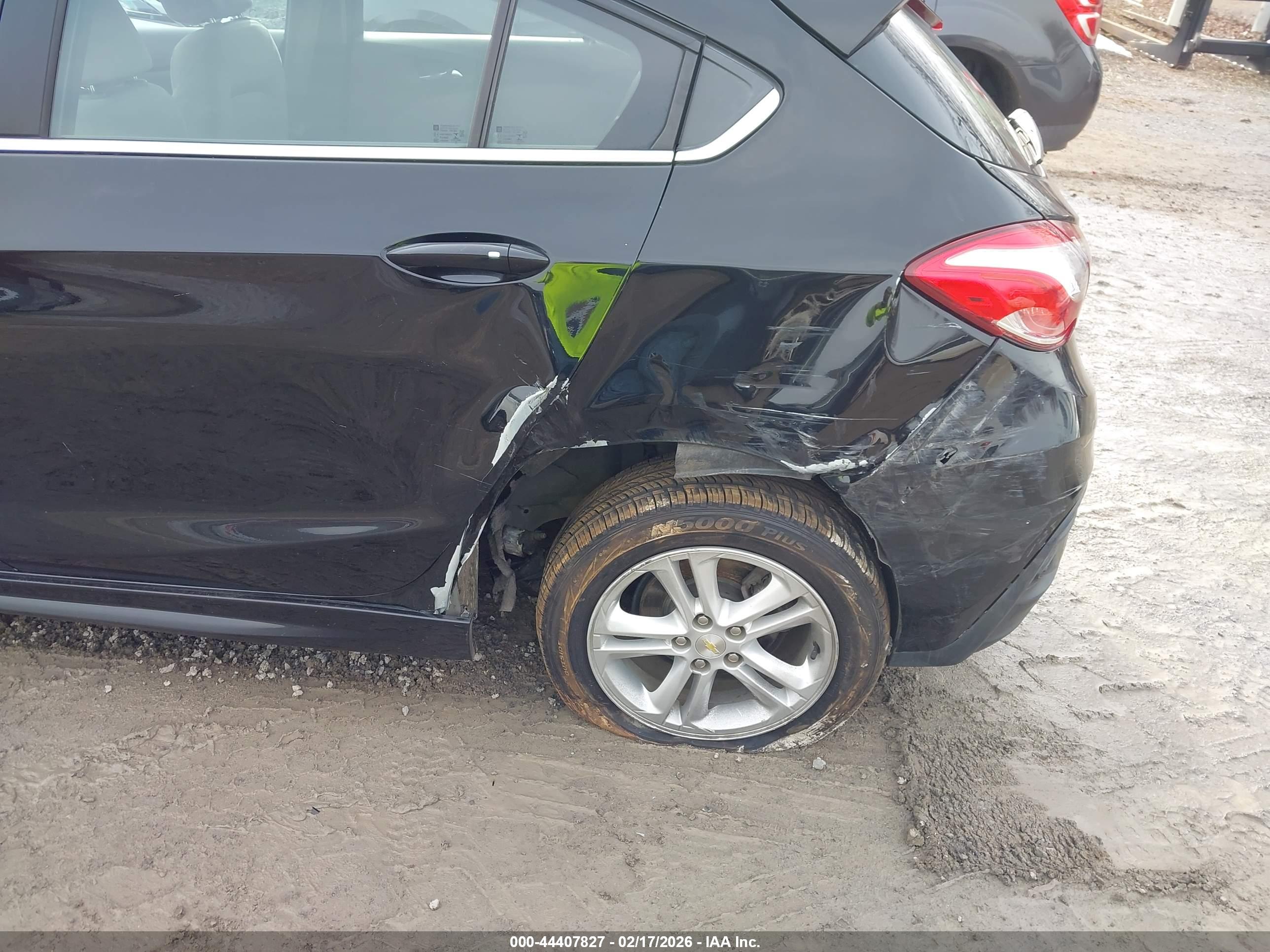 CHEVROLET CRUZE image 6
