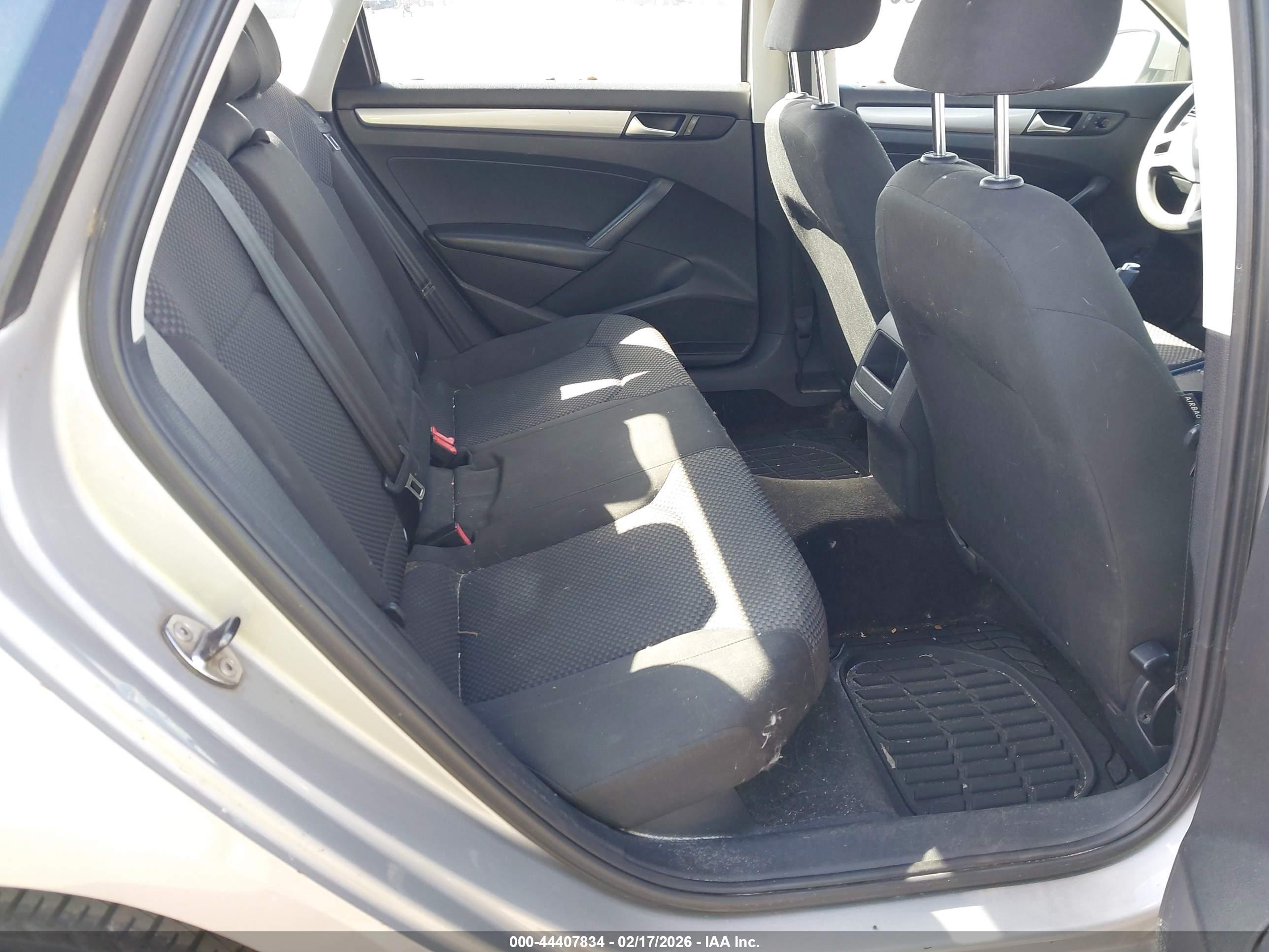 VOLKSWAGEN PASSAT image 8