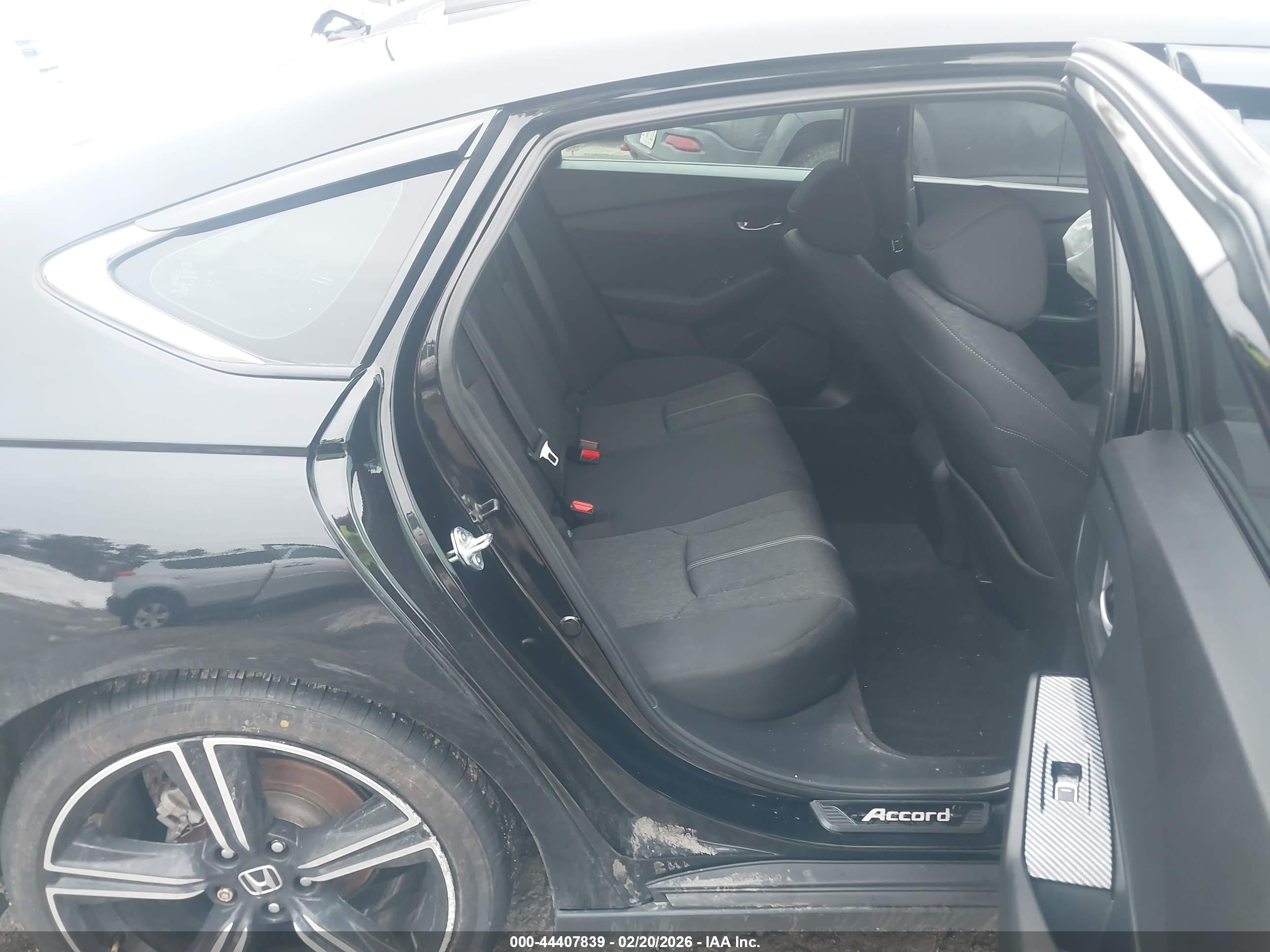 HONDA ACCORD image 8