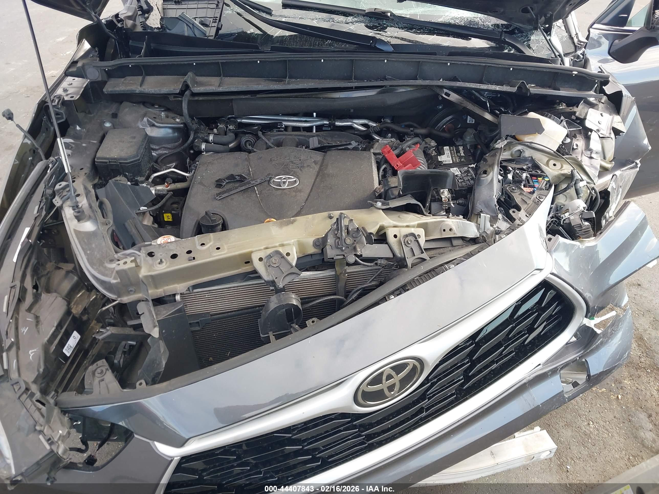 TOYOTA HIGHLANDER image 10