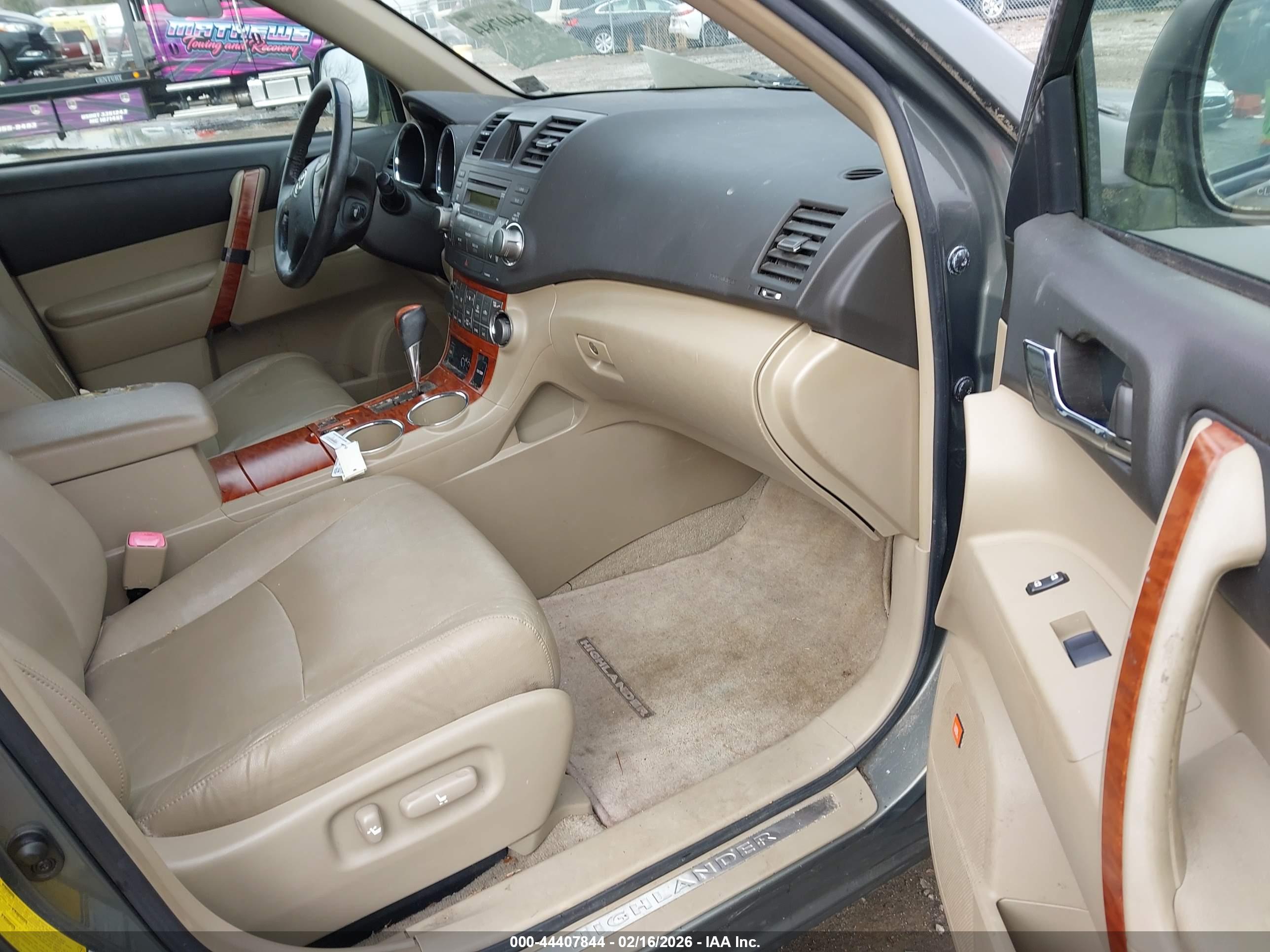 TOYOTA HIGHLANDER image 5