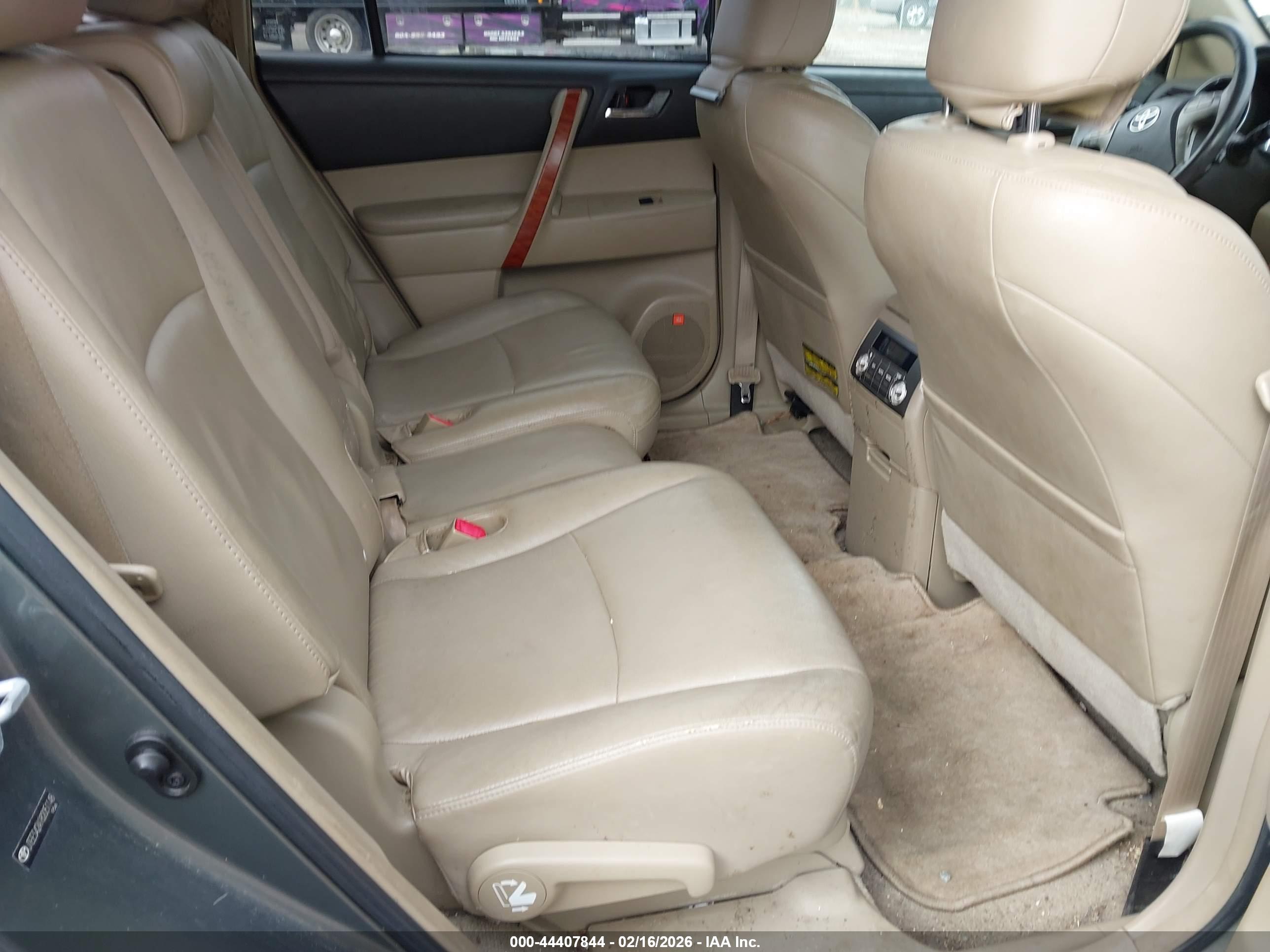 TOYOTA HIGHLANDER image 8