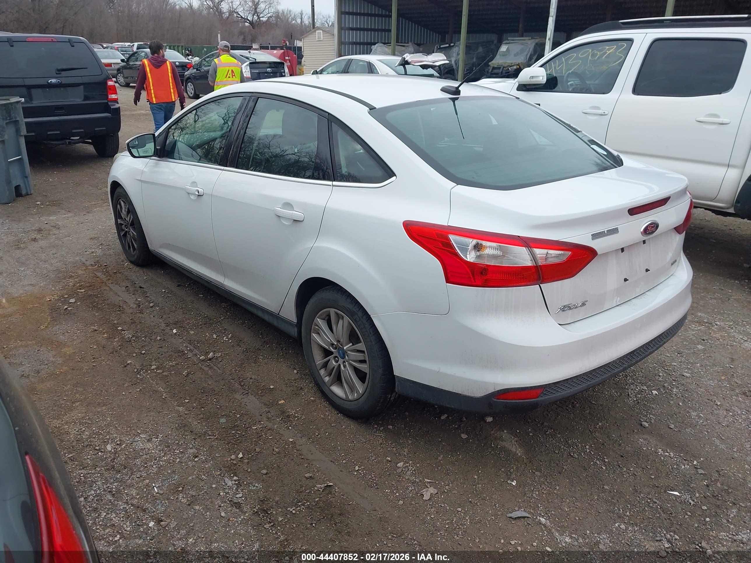 FORD FOCUS image 3