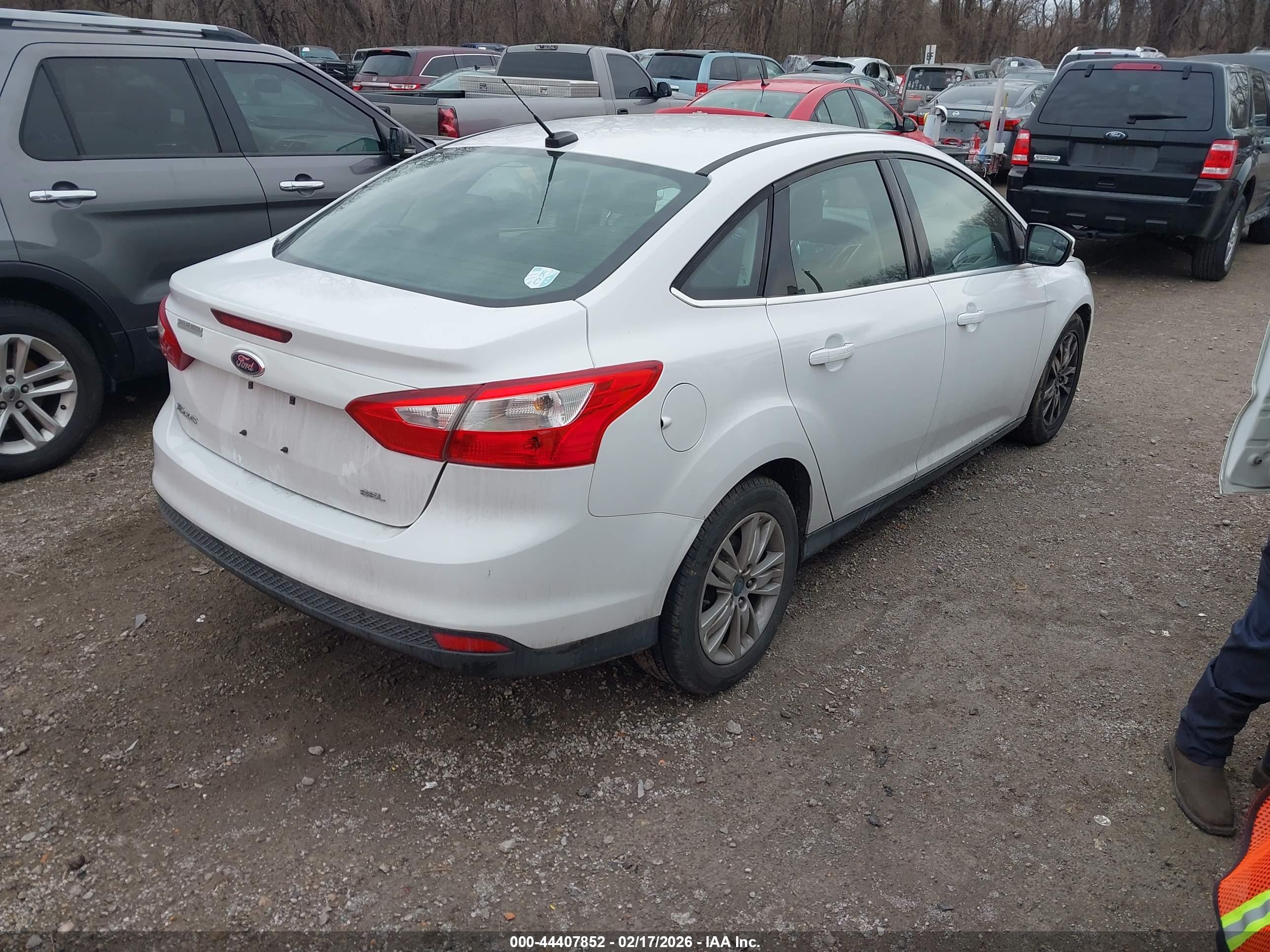 FORD FOCUS image 4