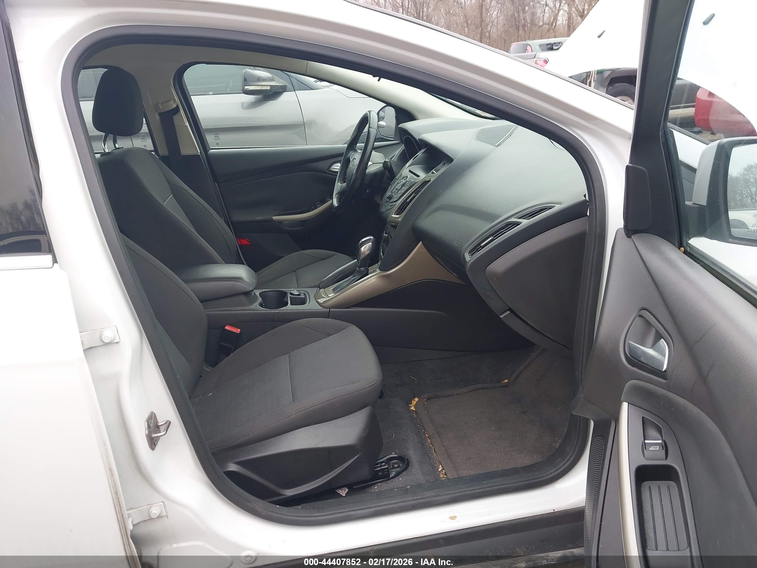 FORD FOCUS image 5