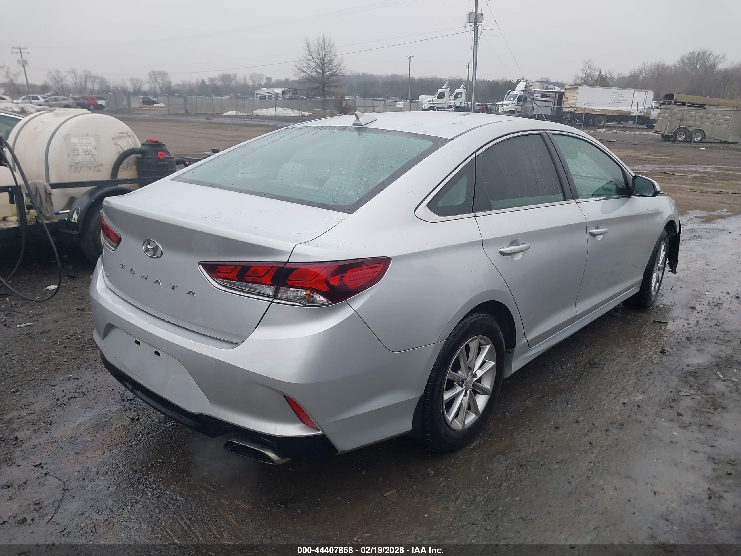 HYUNDAI SONATA image 4