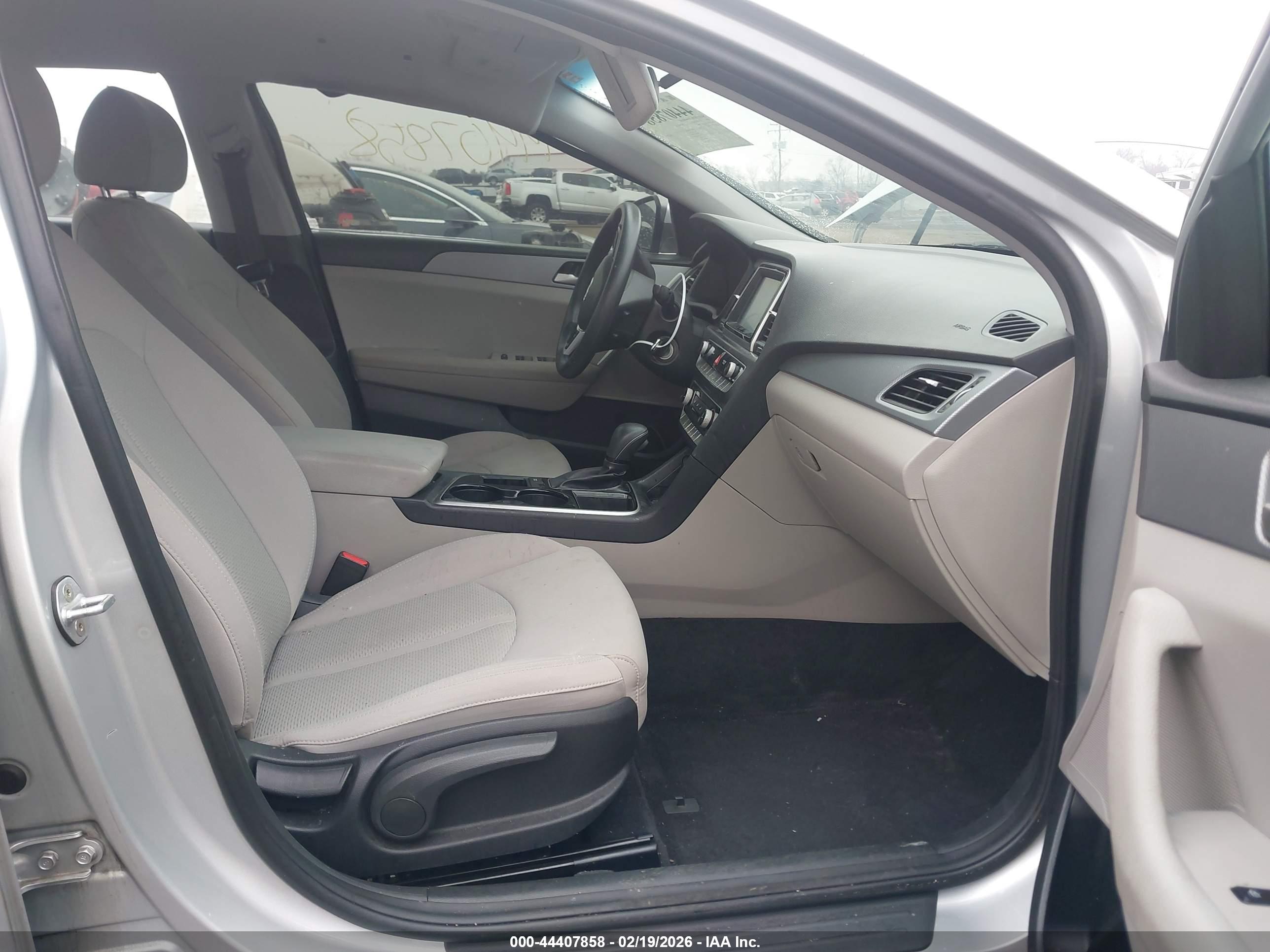 HYUNDAI SONATA image 5