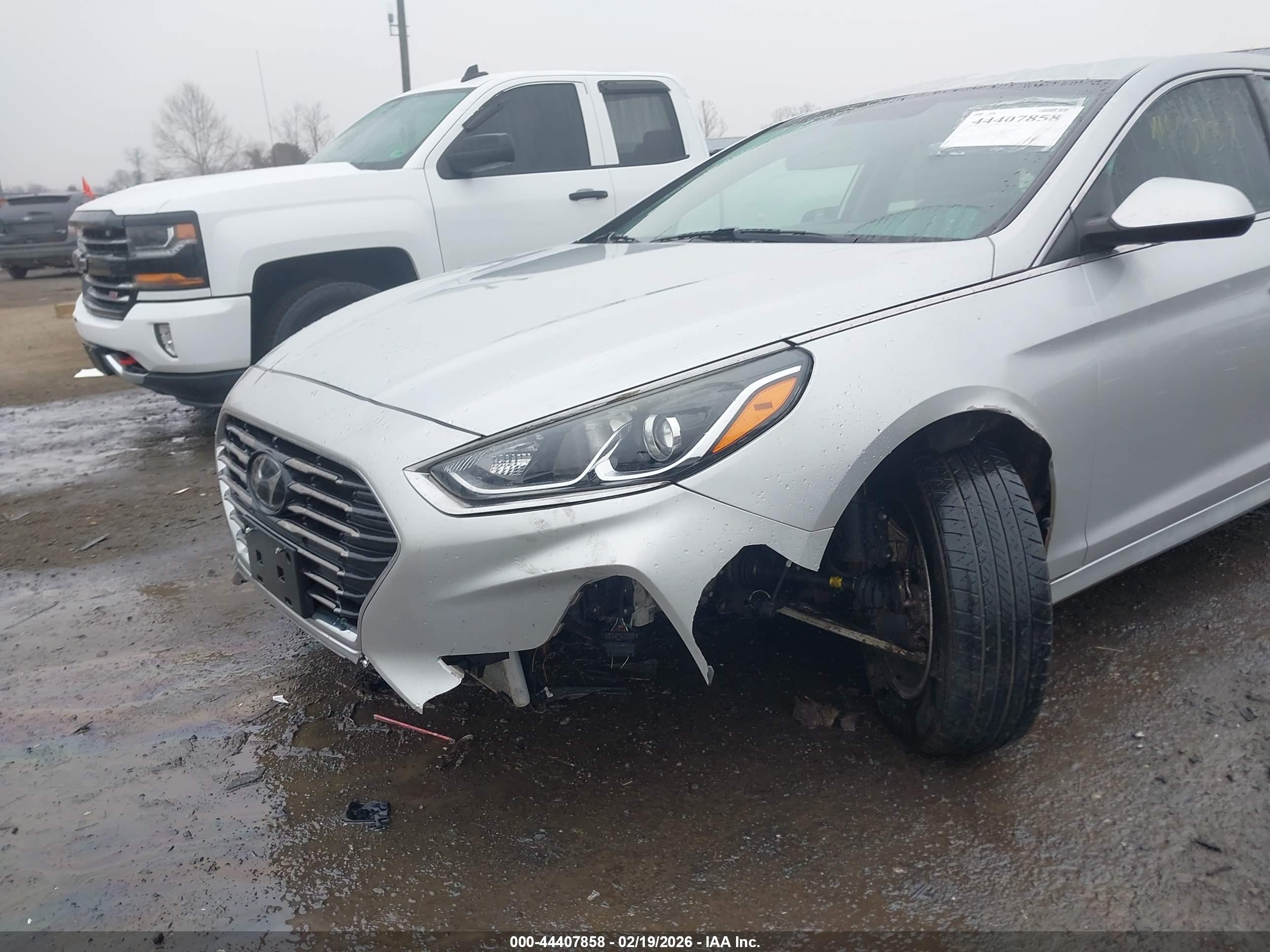 HYUNDAI SONATA image 6