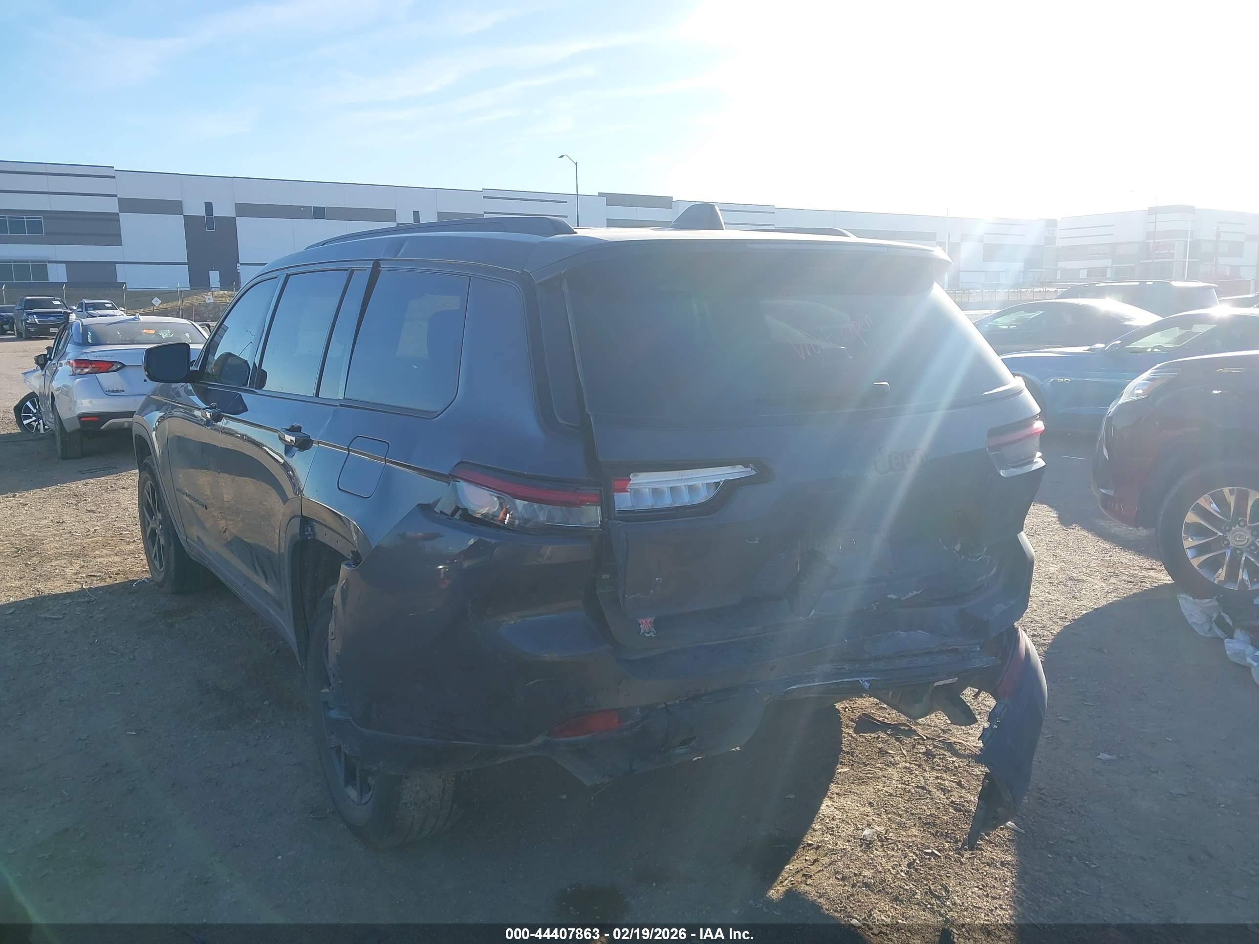 JEEP GRAND image 3