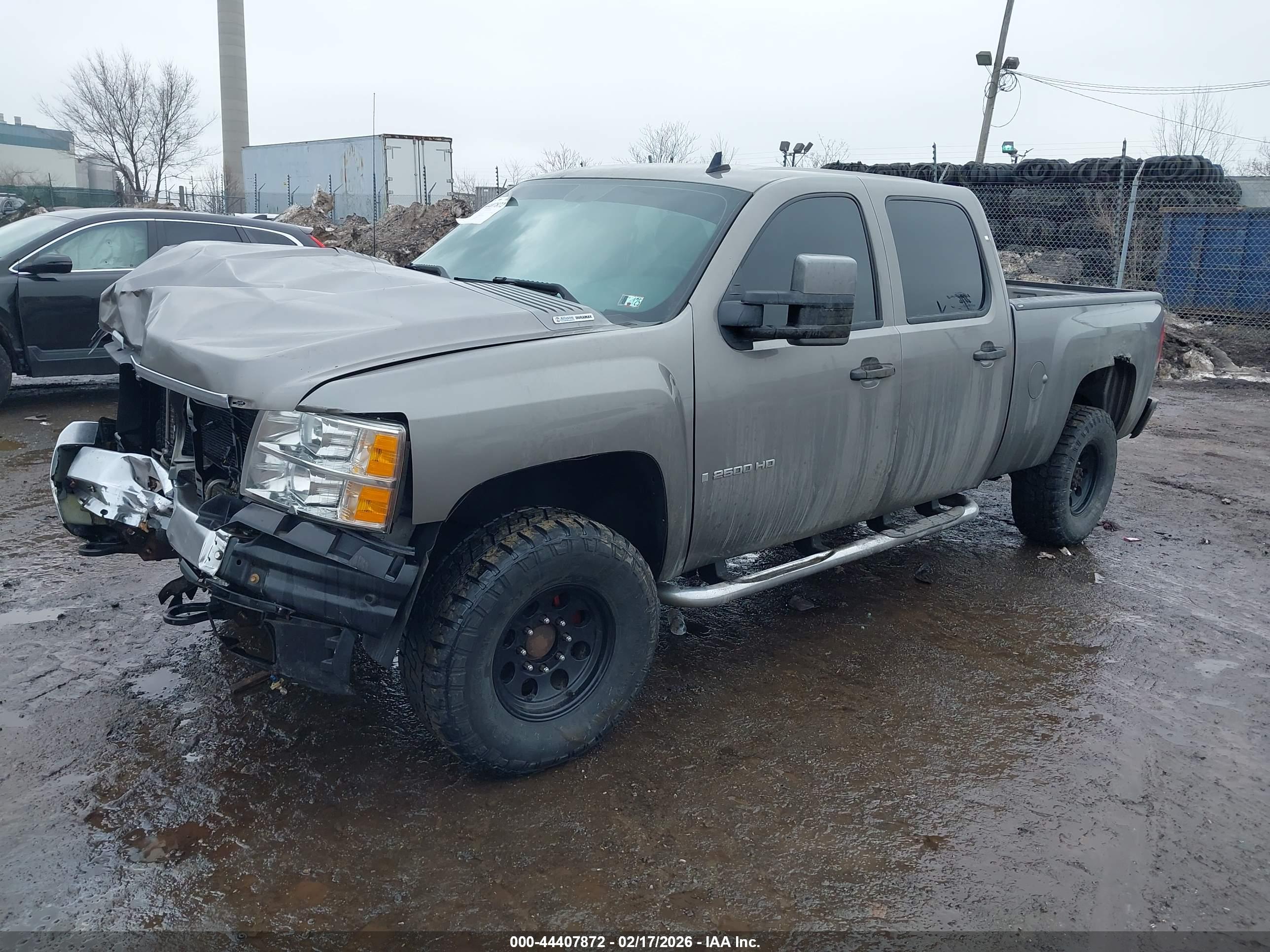 CHEVROLET SILVERADO image 2