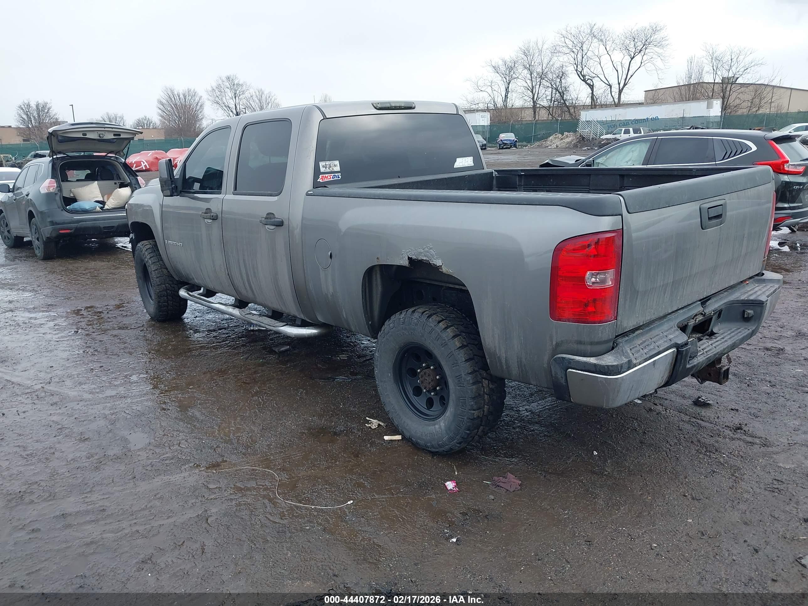CHEVROLET SILVERADO image 3