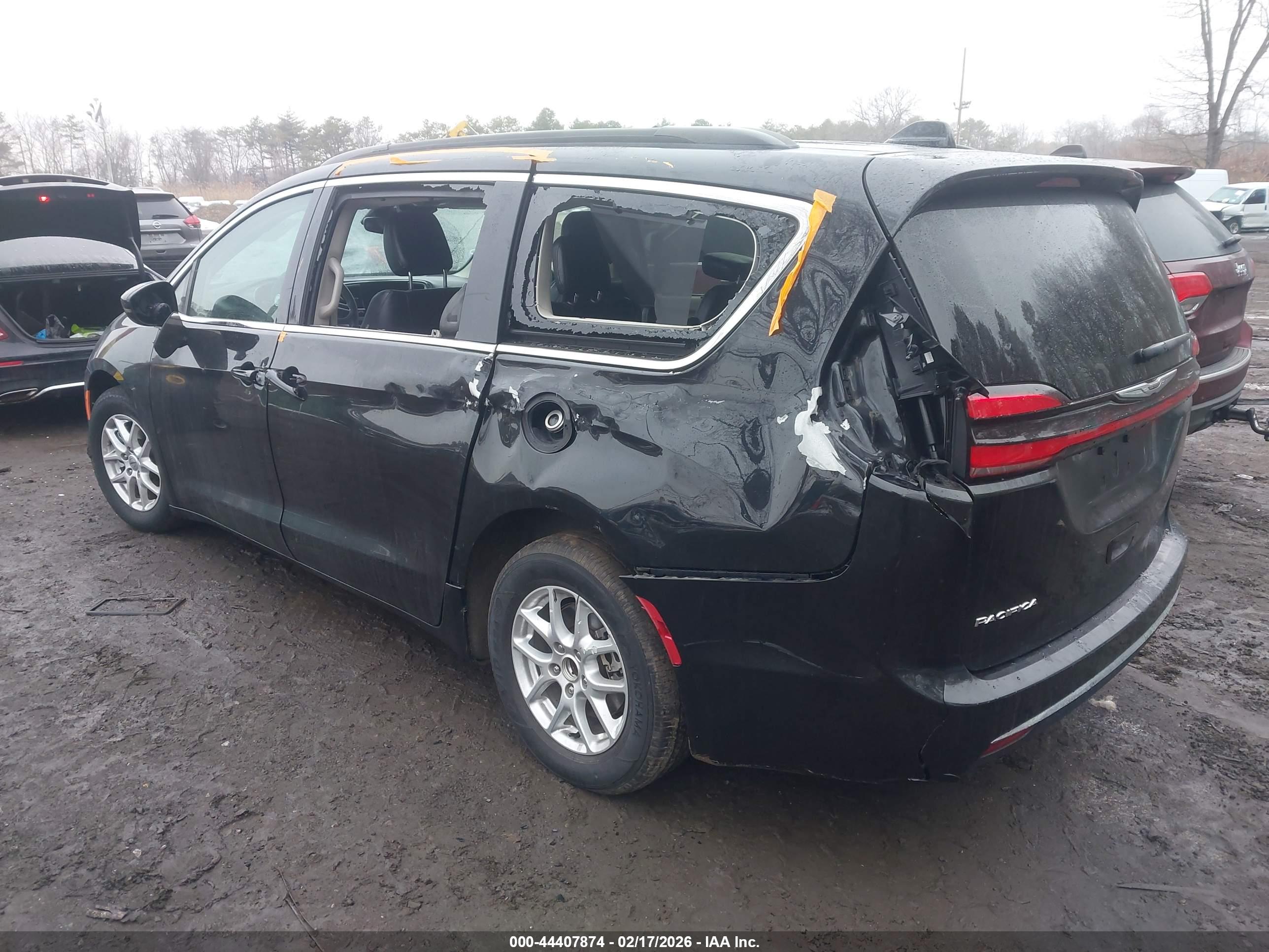 CHRYSLER PACIFICA image 3