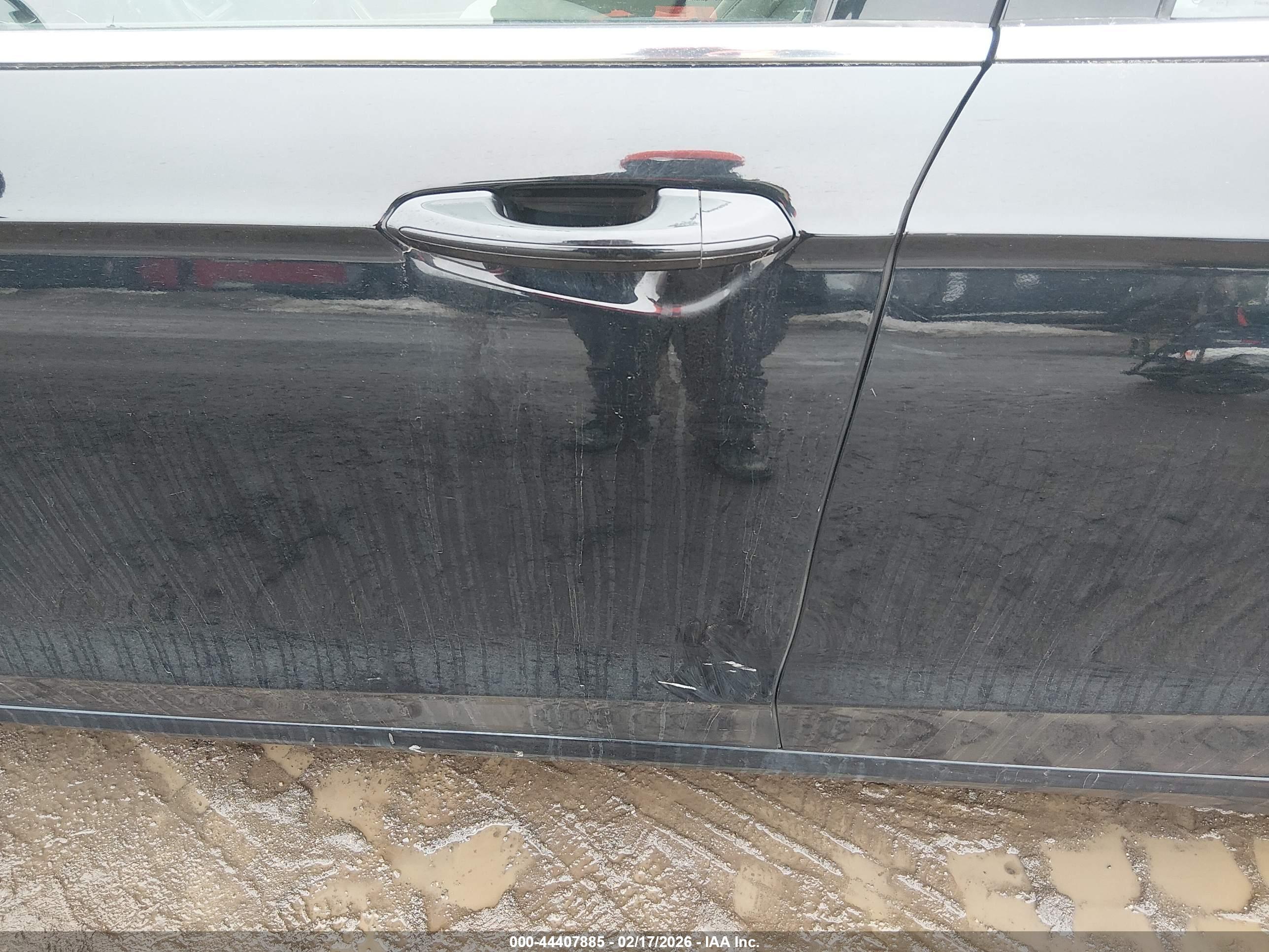 FORD FUSION image 6