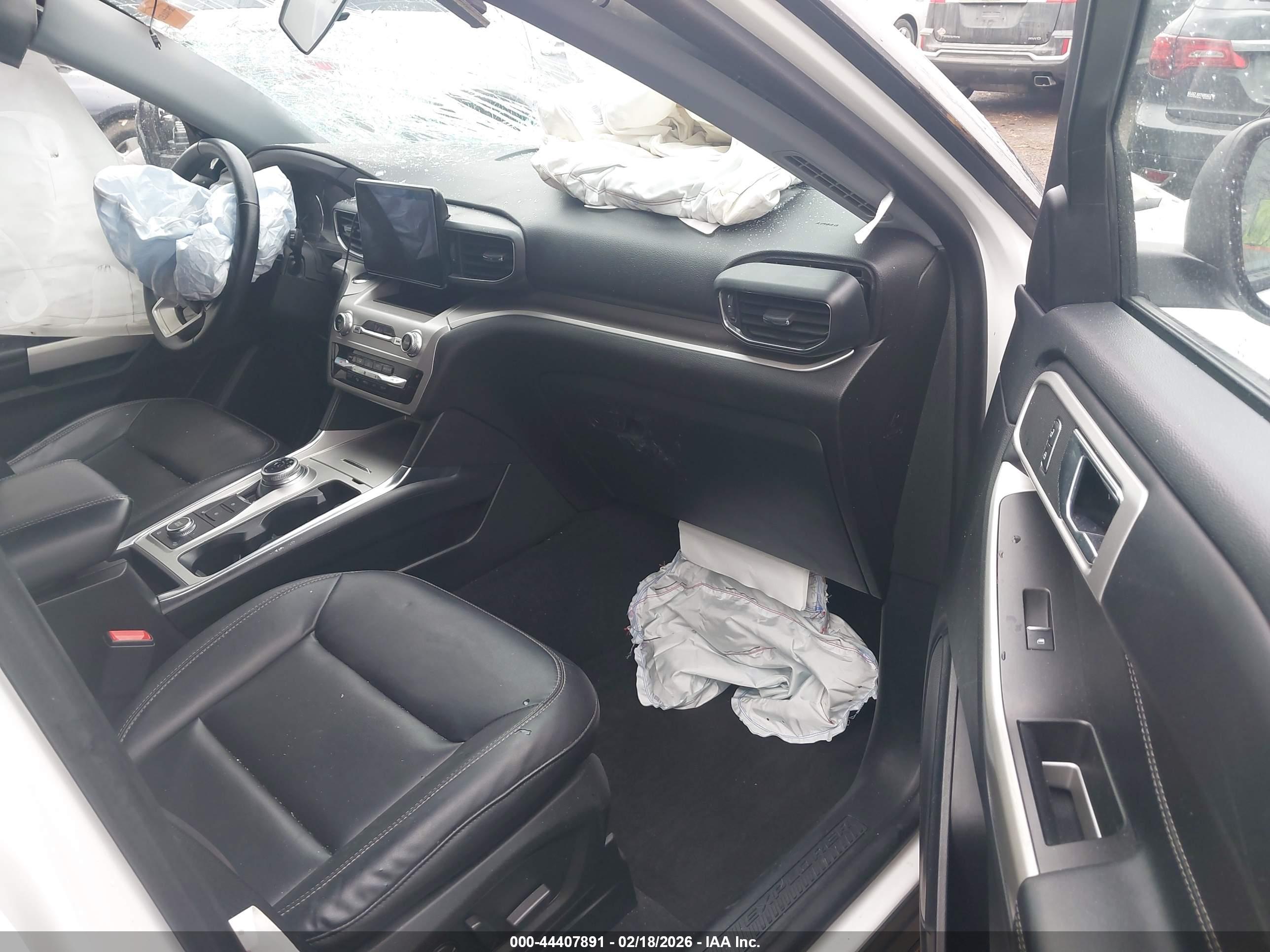FORD EXPLORER image 5
