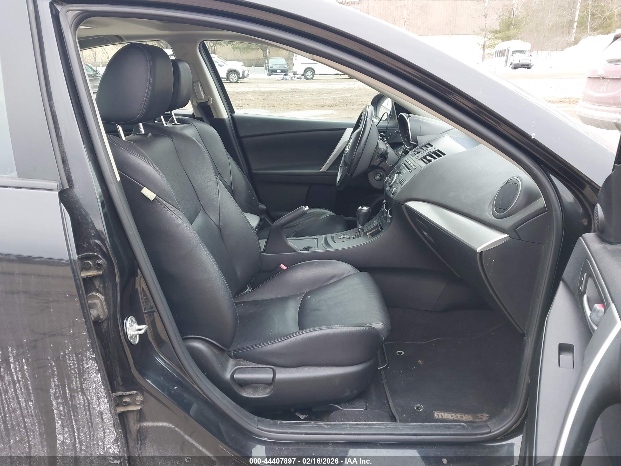 MAZDA MAZDA3 image 5