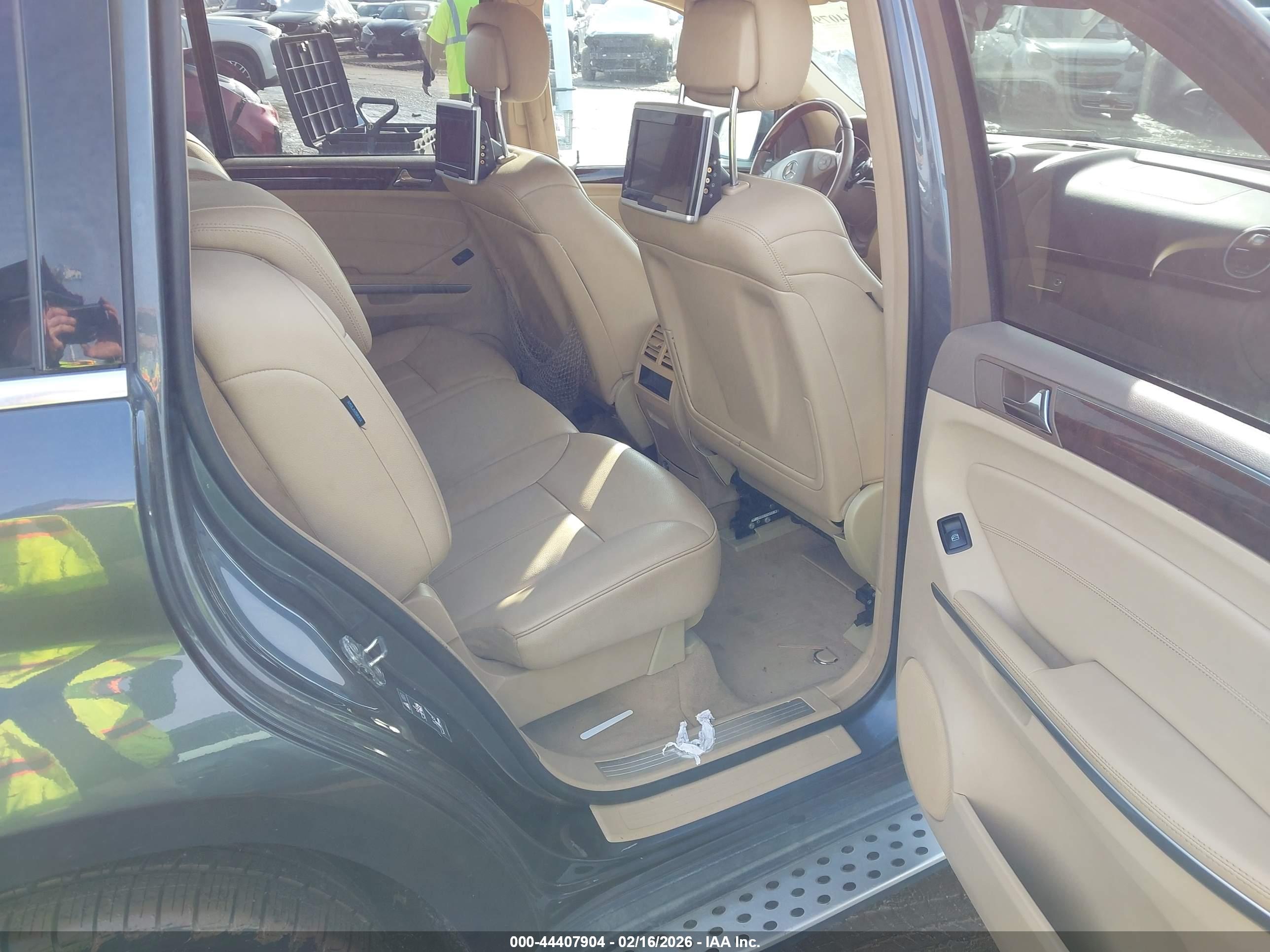 MERCEDES-BENZ GL image 8