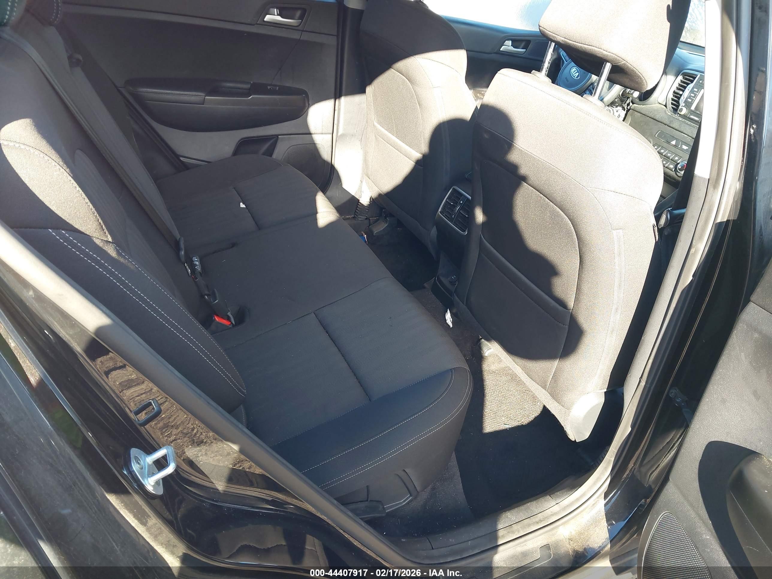 KIA SPORTAGE image 8