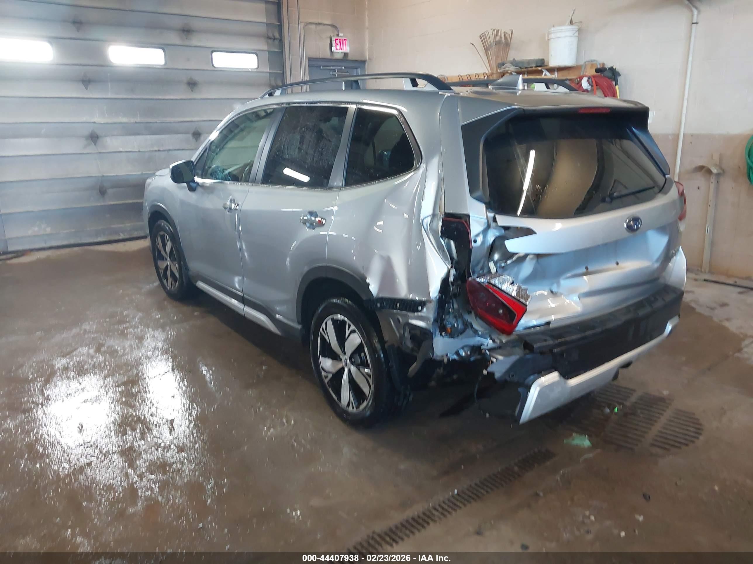 SUBARU FORESTER image 3