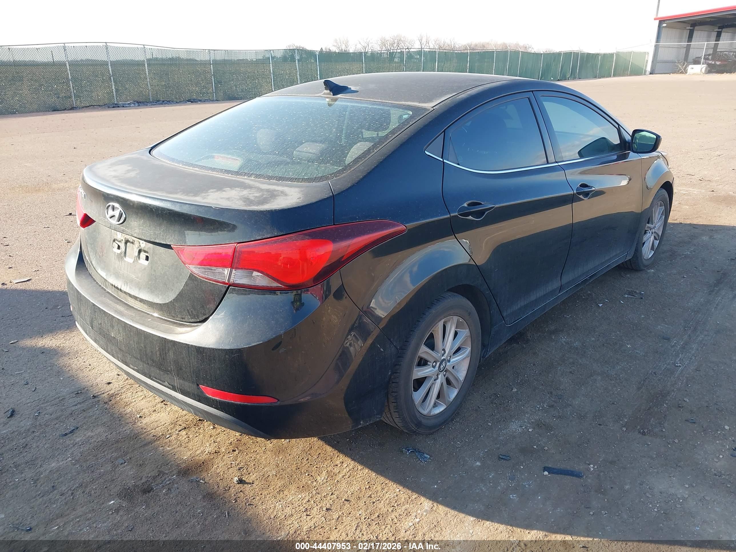 HYUNDAI ELANTRA image 4