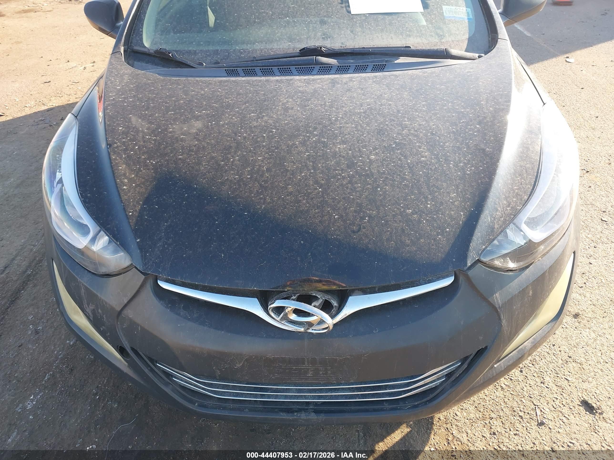 HYUNDAI ELANTRA image 6
