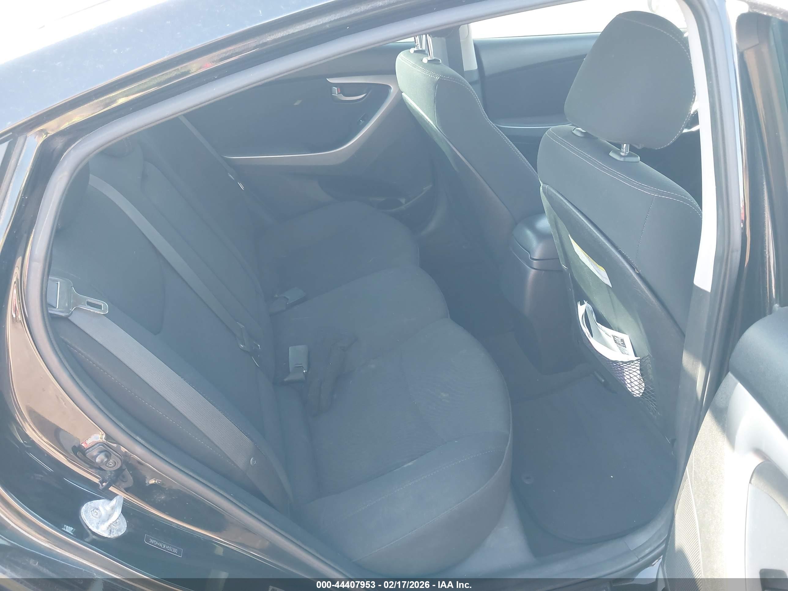 HYUNDAI ELANTRA image 8