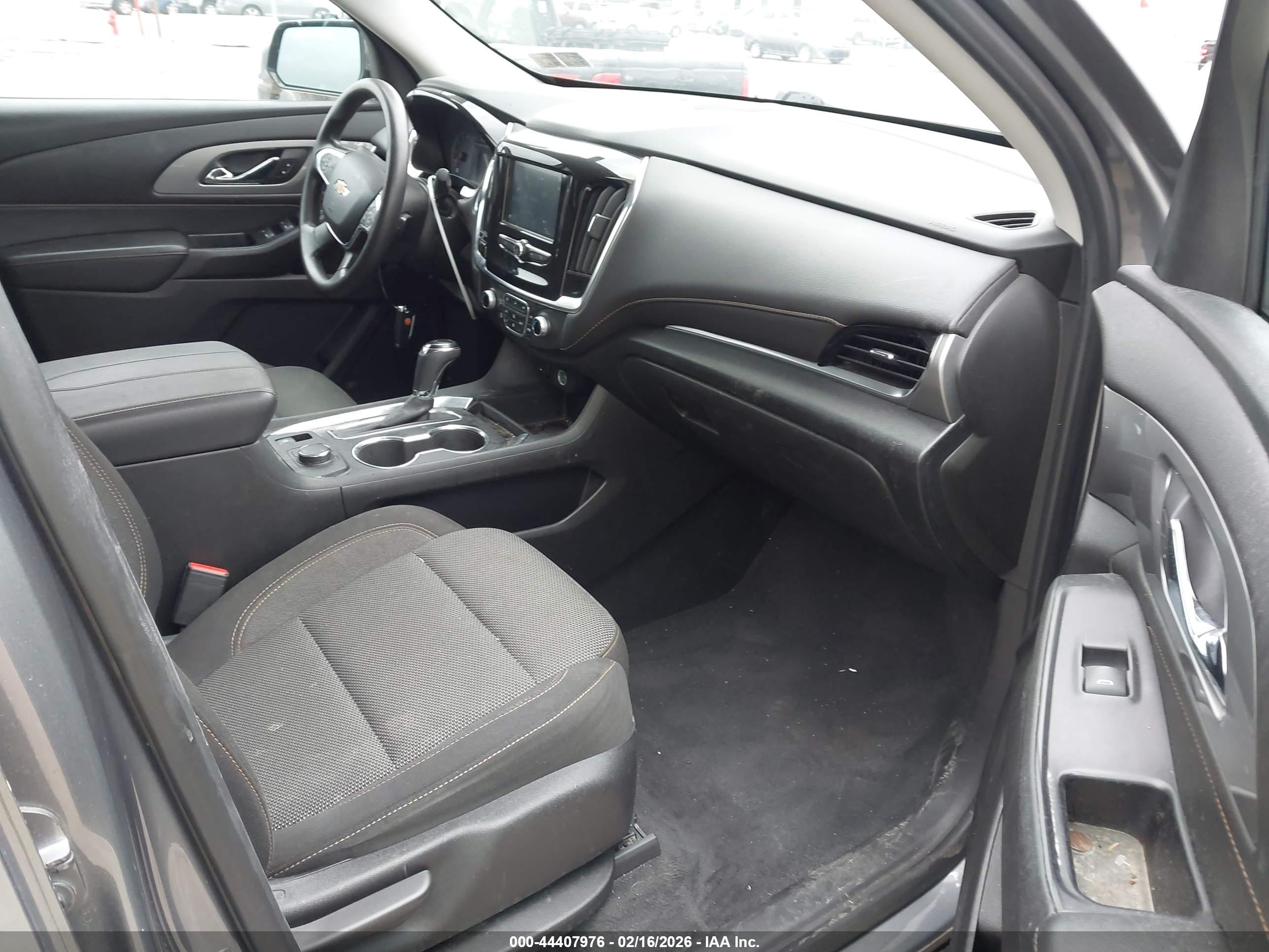 CHEVROLET TRAVERSE image 5