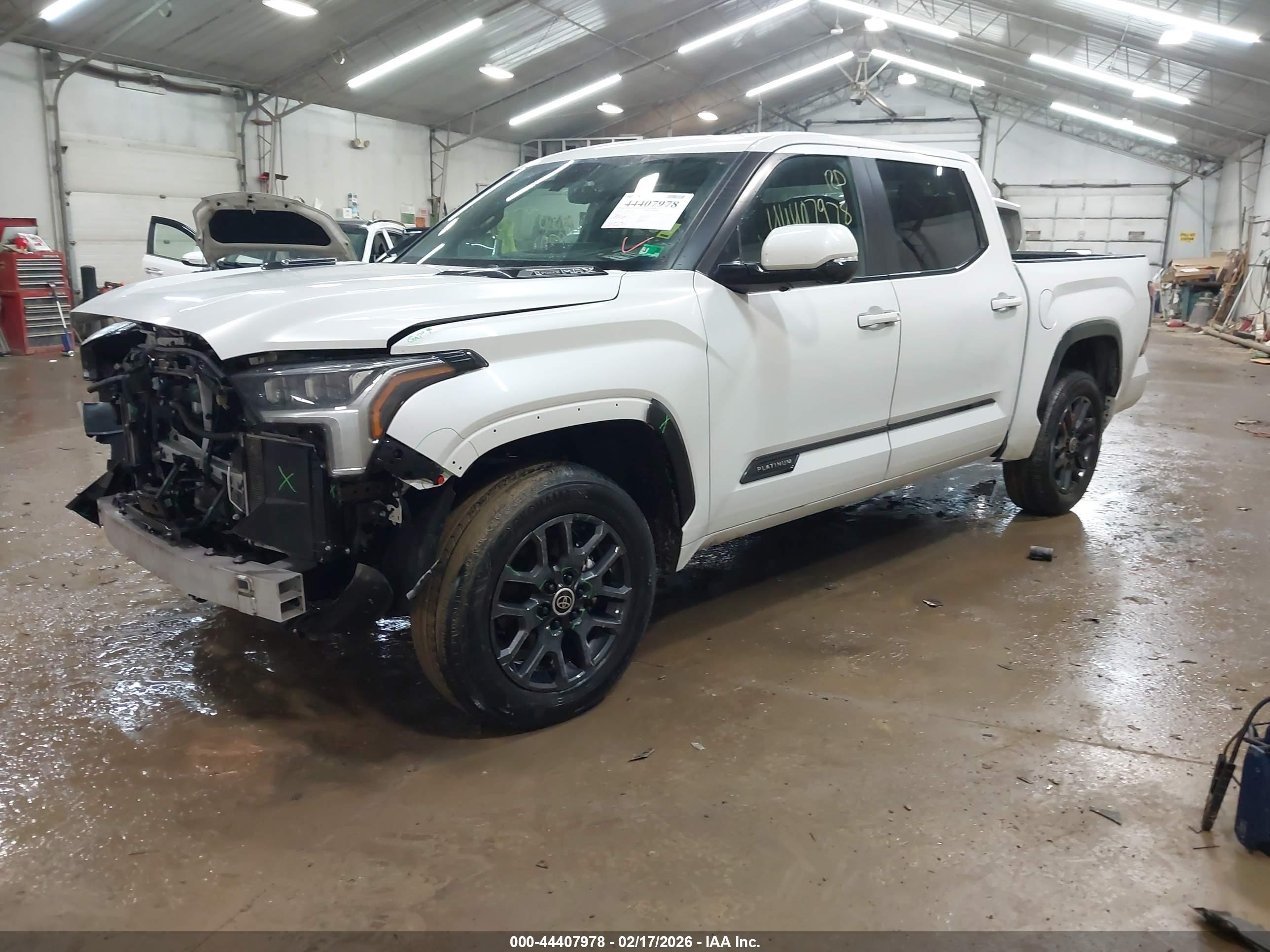 TOYOTA TUNDRA image 2