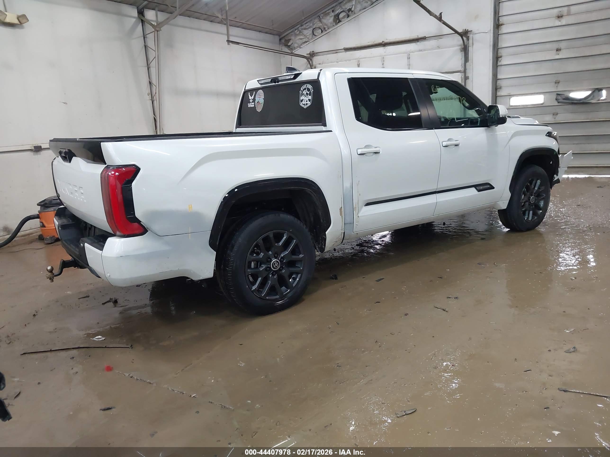 TOYOTA TUNDRA image 4