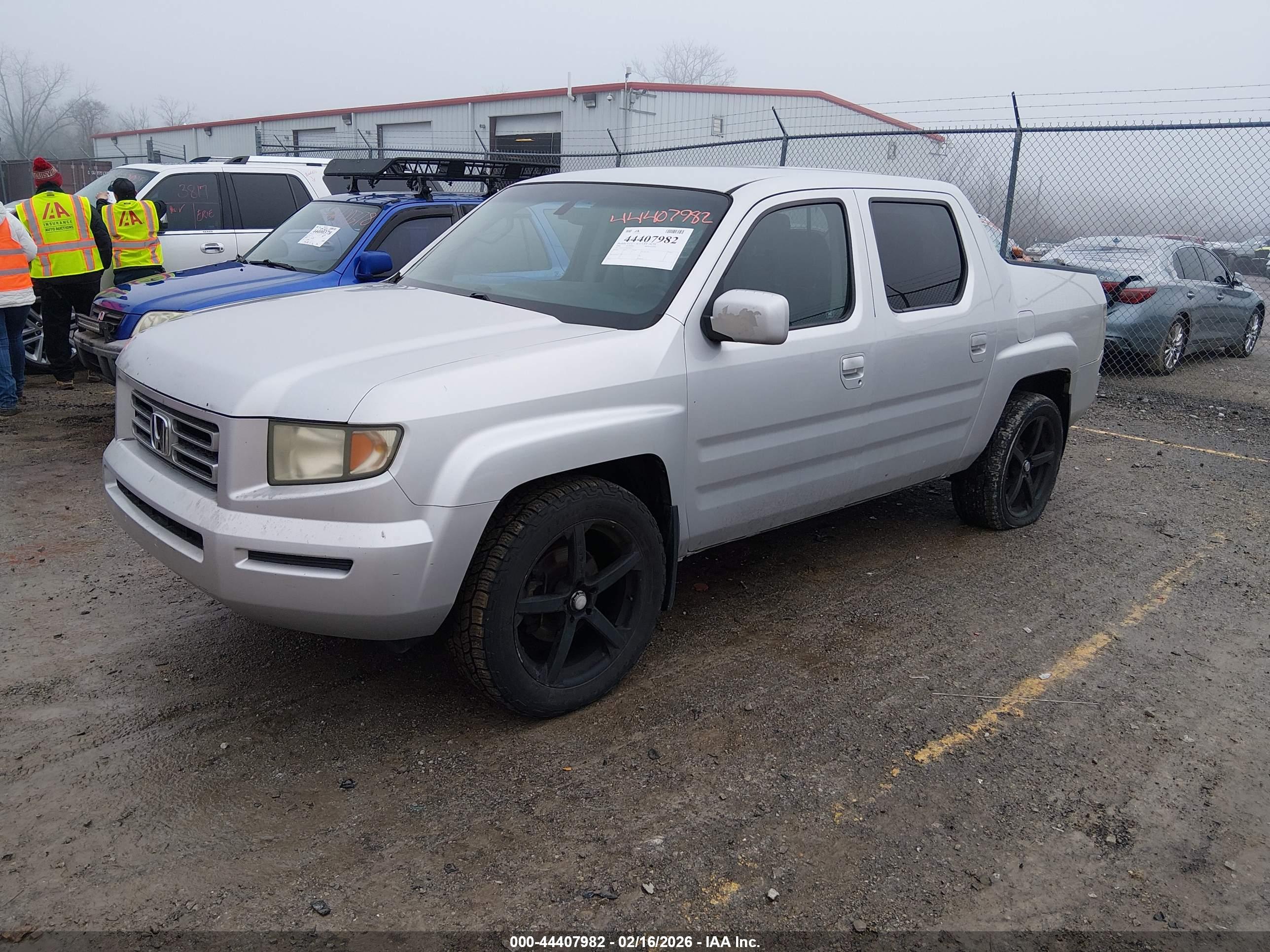 HONDA RIDGELINE image 2