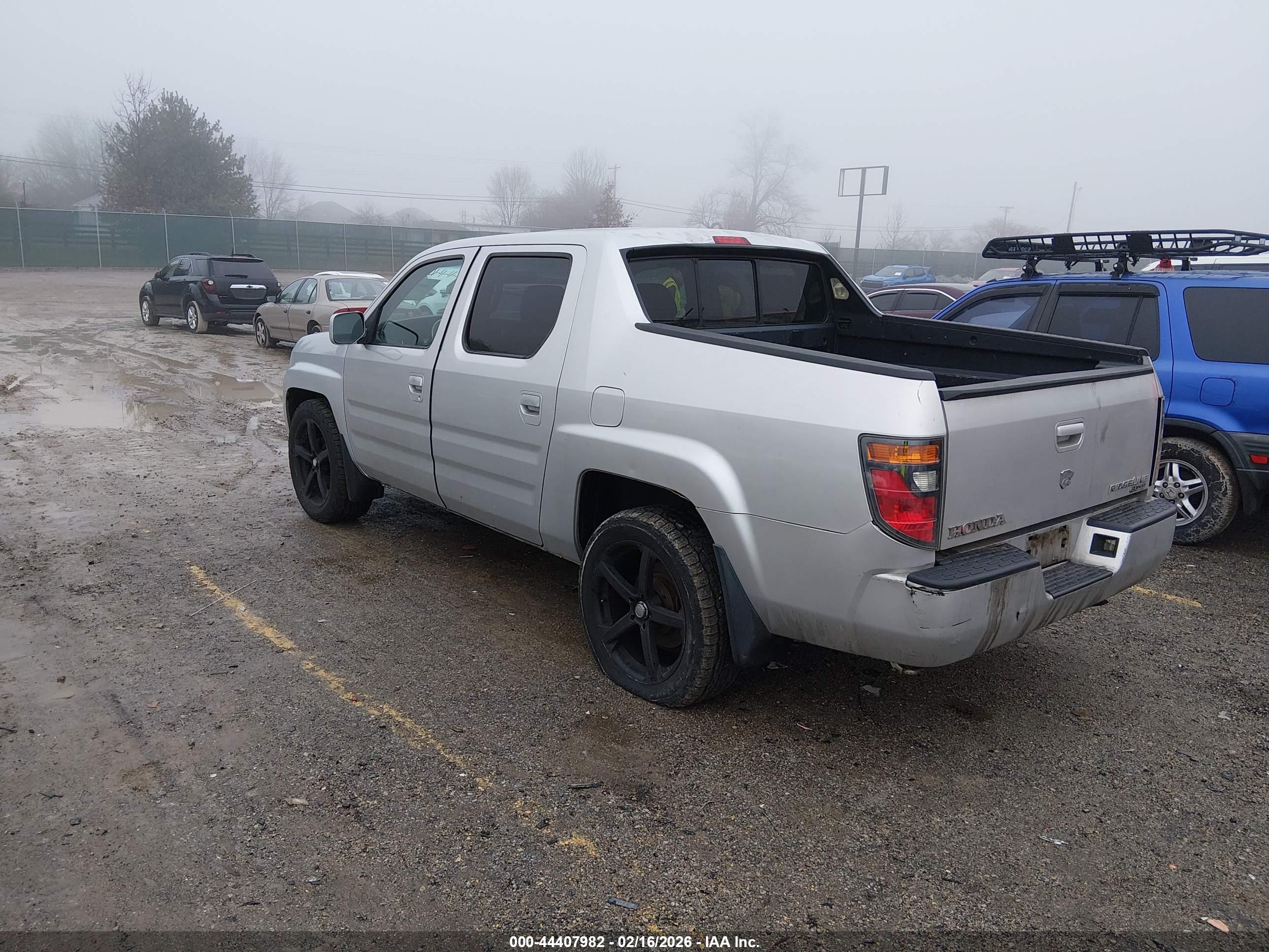 HONDA RIDGELINE image 3