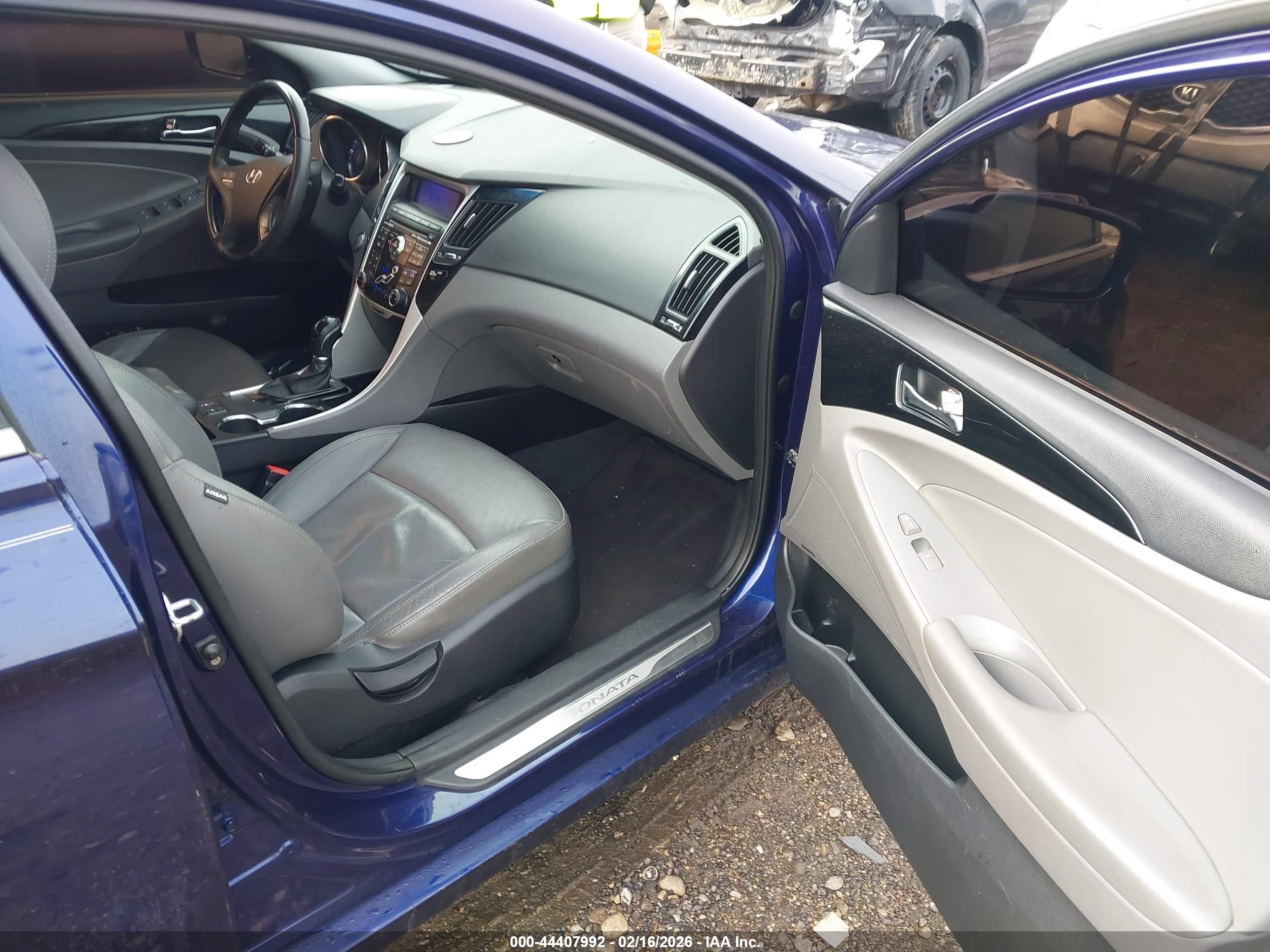 HYUNDAI SONATA image 5